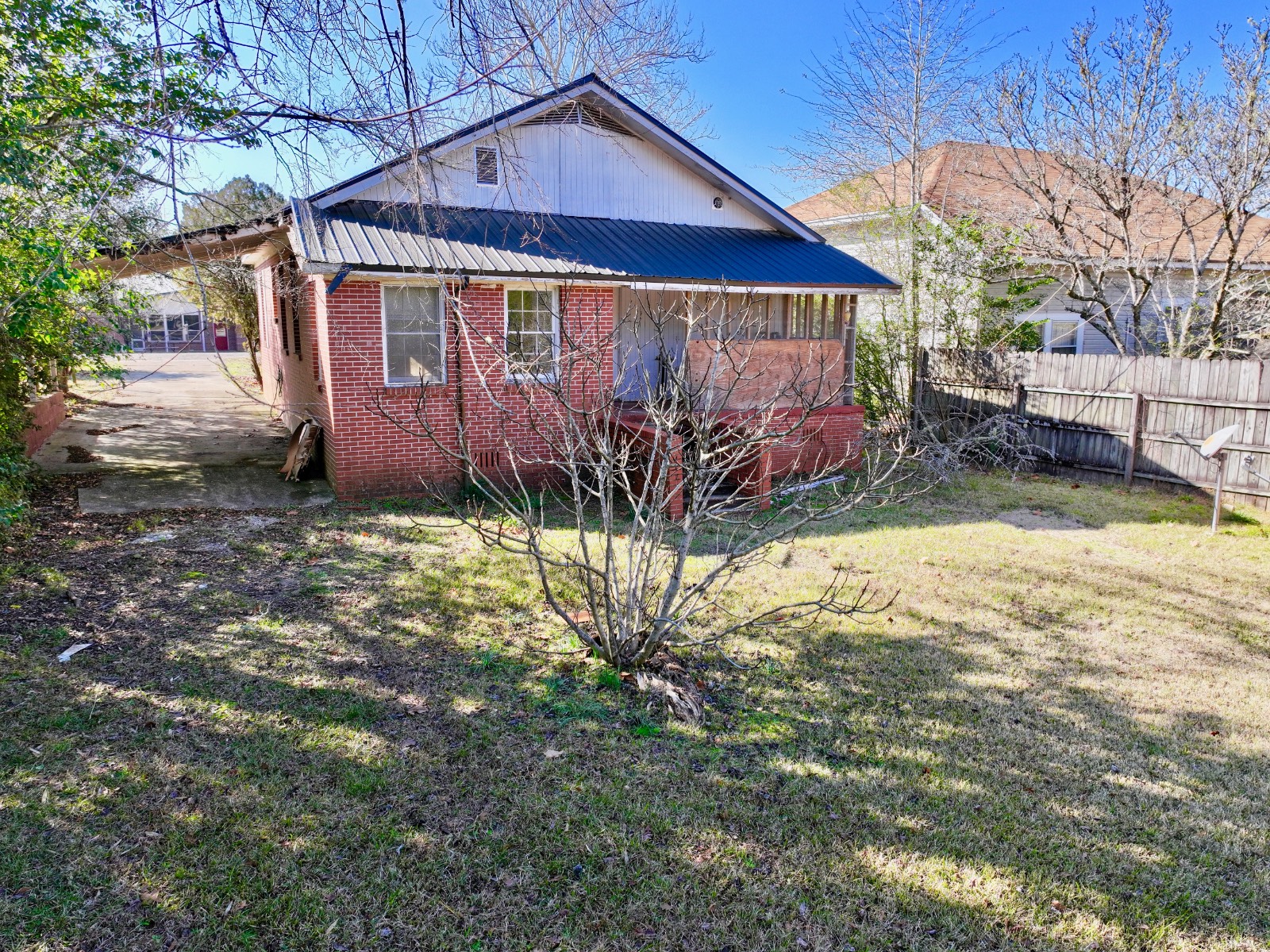 520 Oak Grove Street