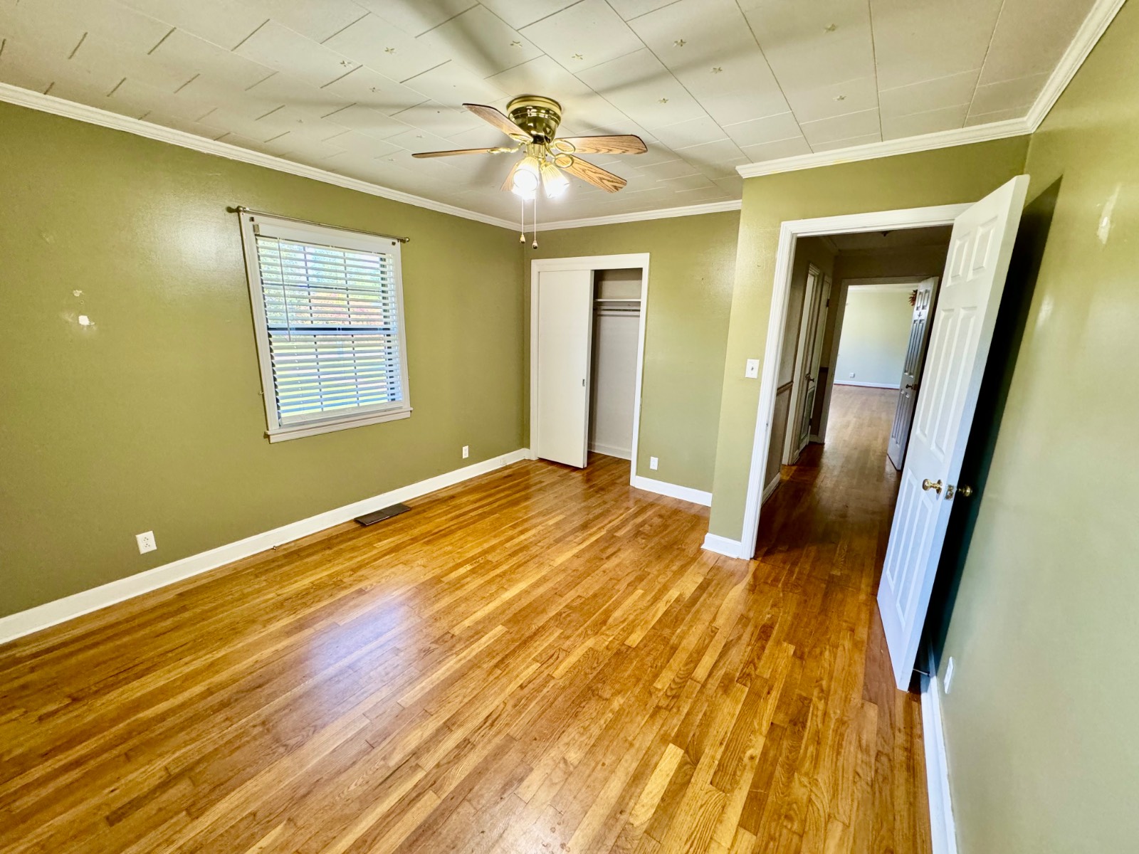 1351 Meadowbrook Lane