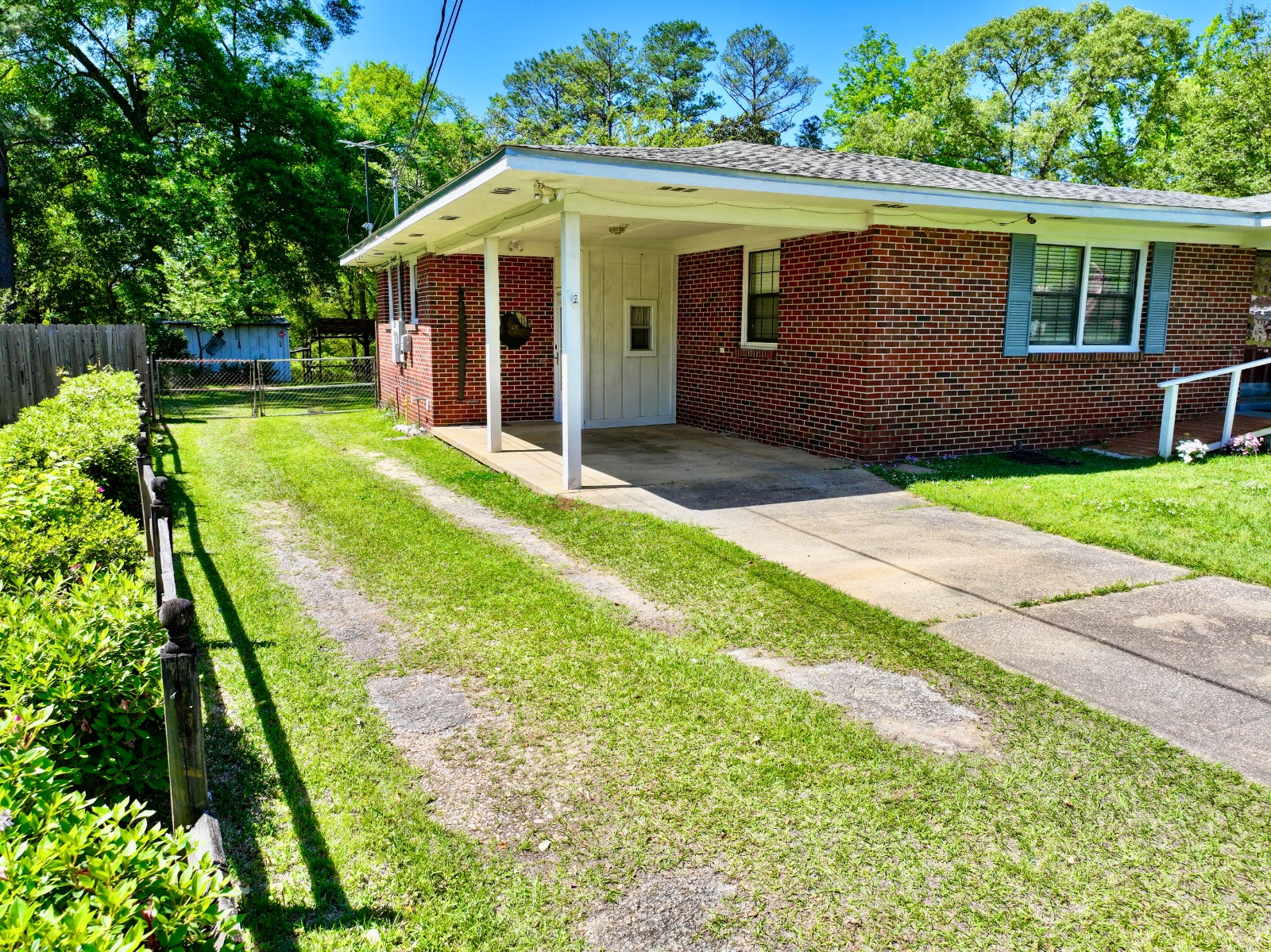 1351 Meadowbrook Lane