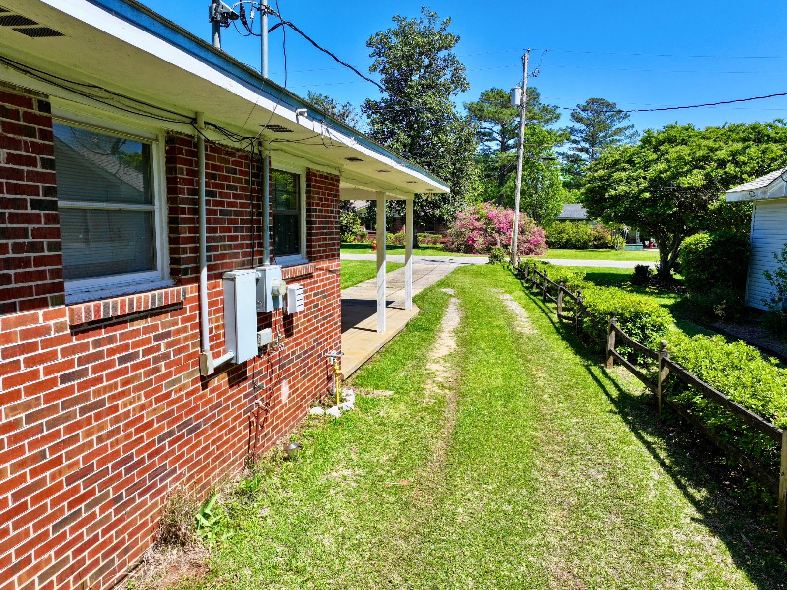 1351 Meadowbrook Lane