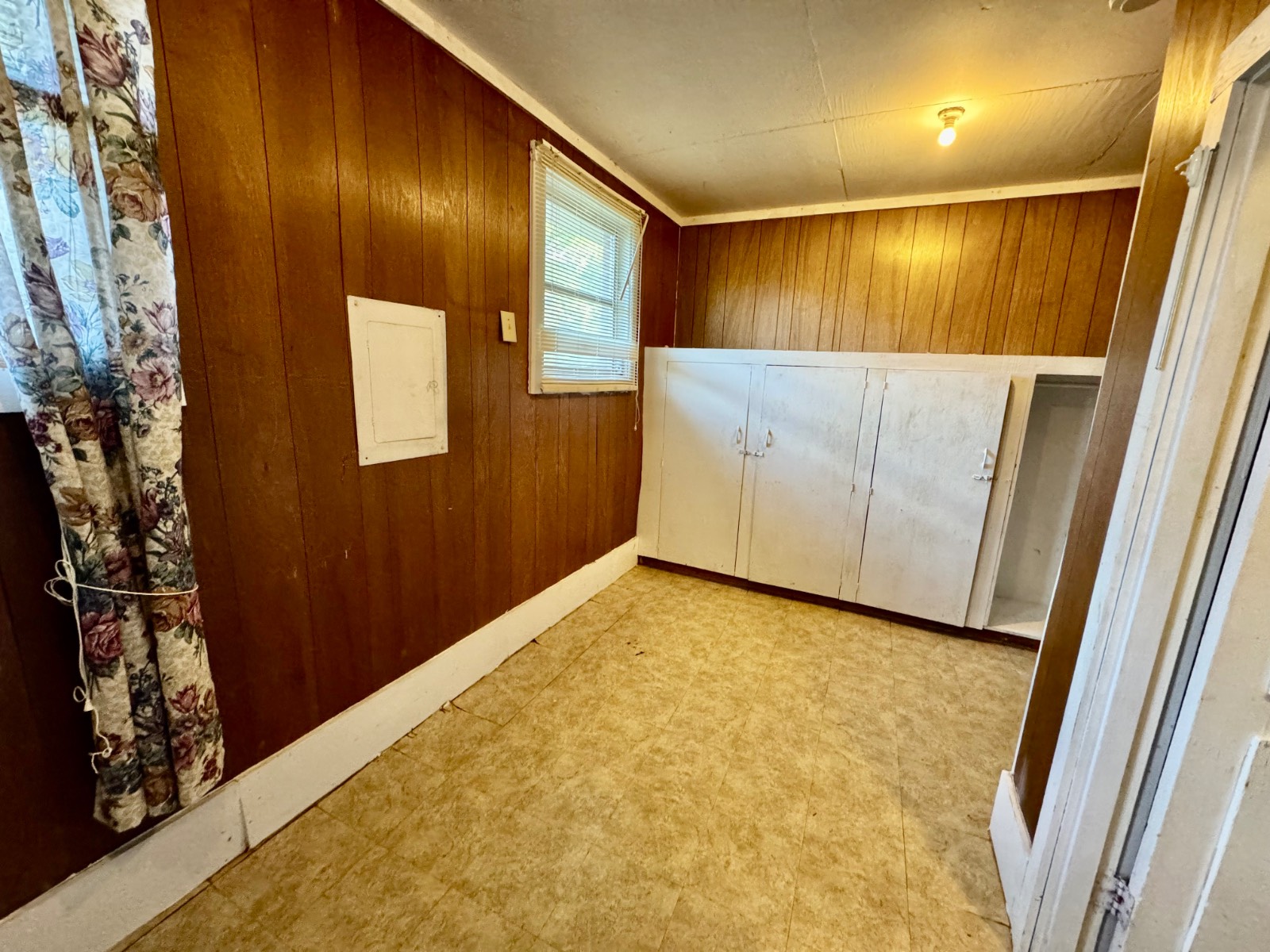 1351 Meadowbrook Lane