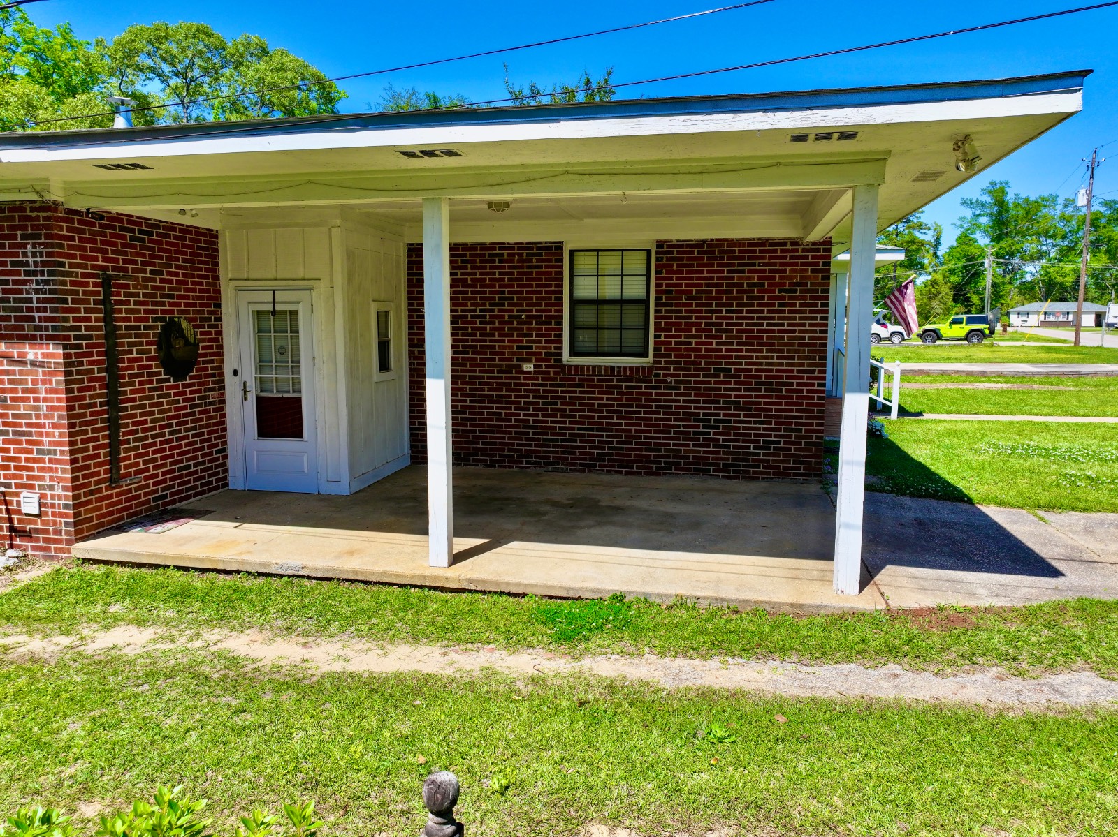 1351 Meadowbrook Lane