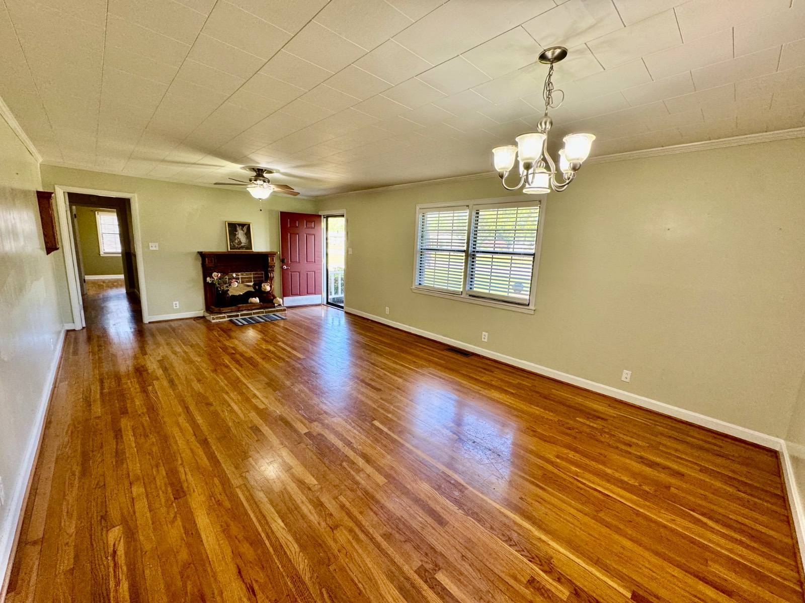 1351 Meadowbrook Lane