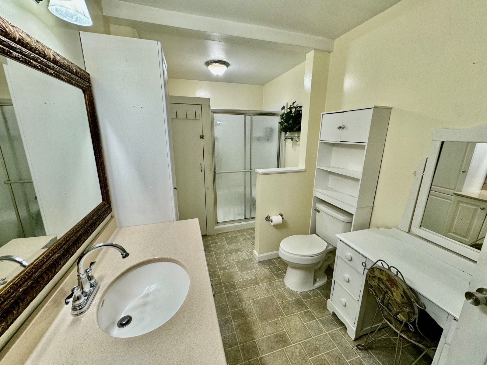 1351 Meadowbrook Lane