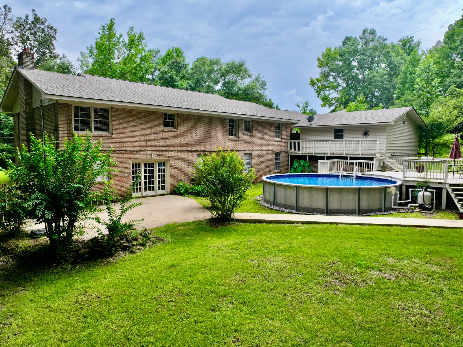 410 Edgewood Circle