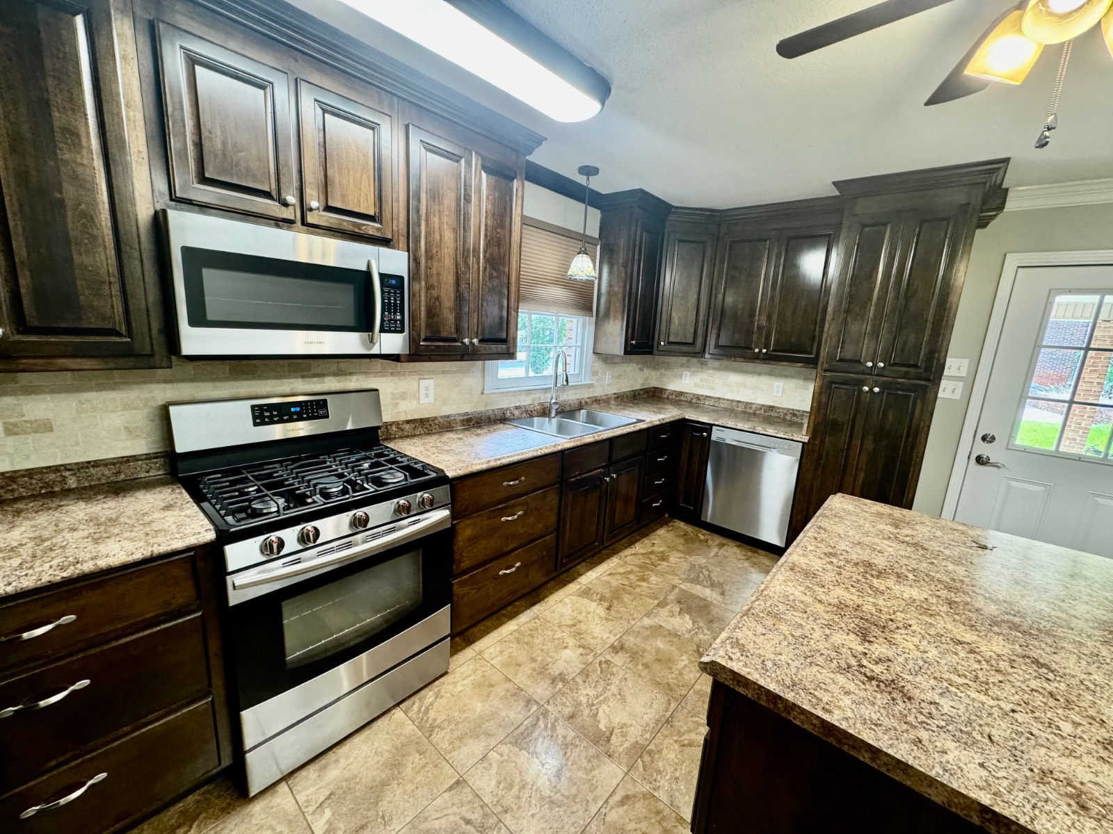 410 Edgewood Circle