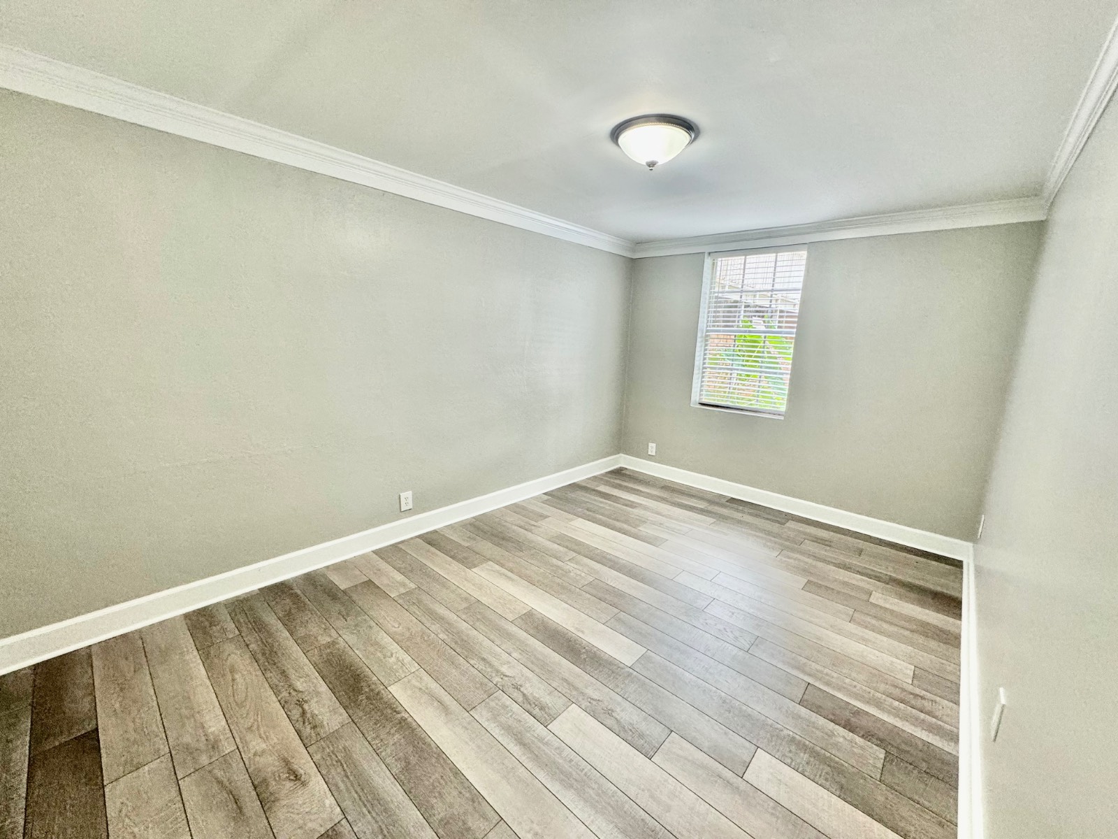 410 Edgewood Circle