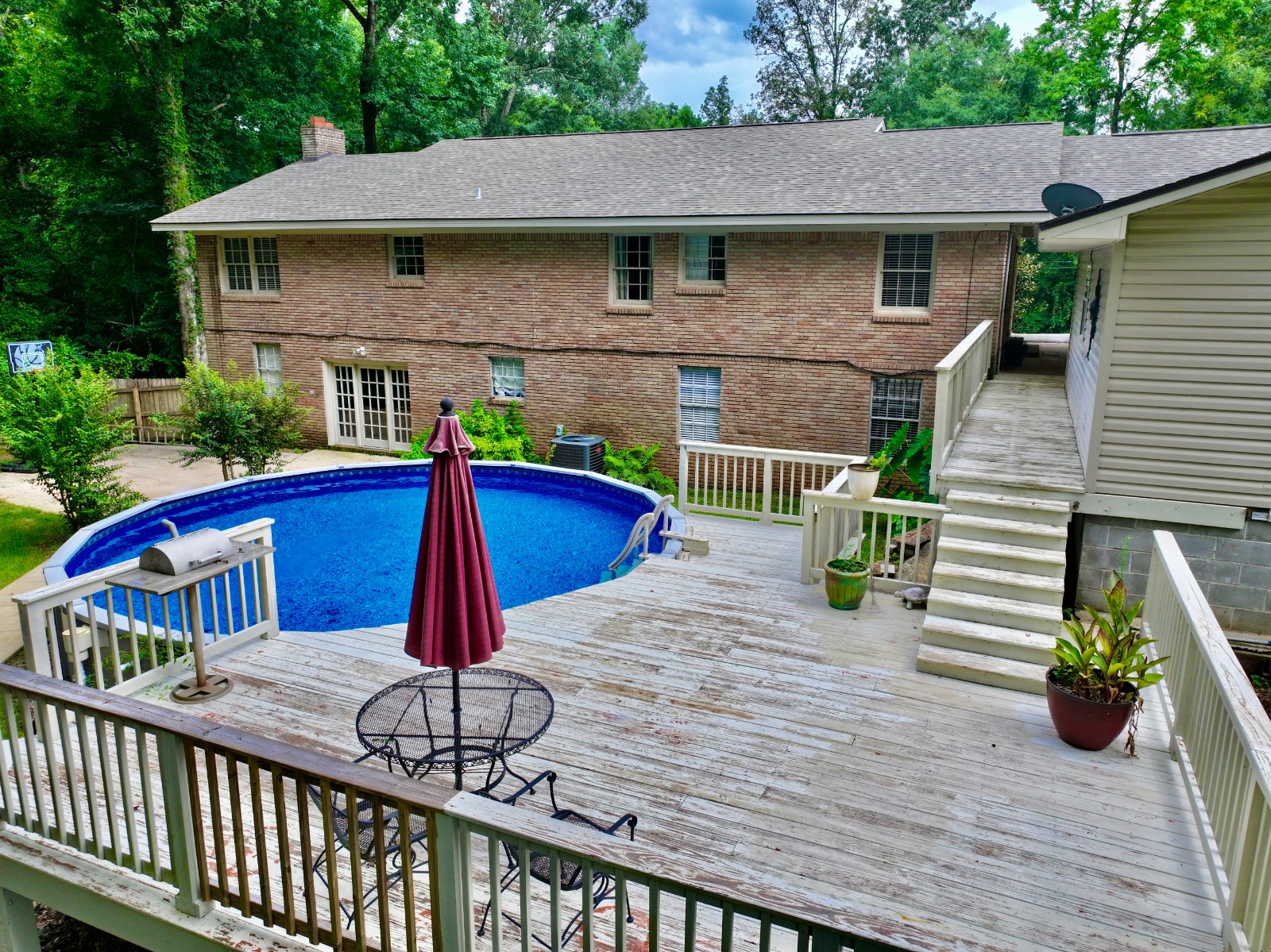 410 Edgewood Circle