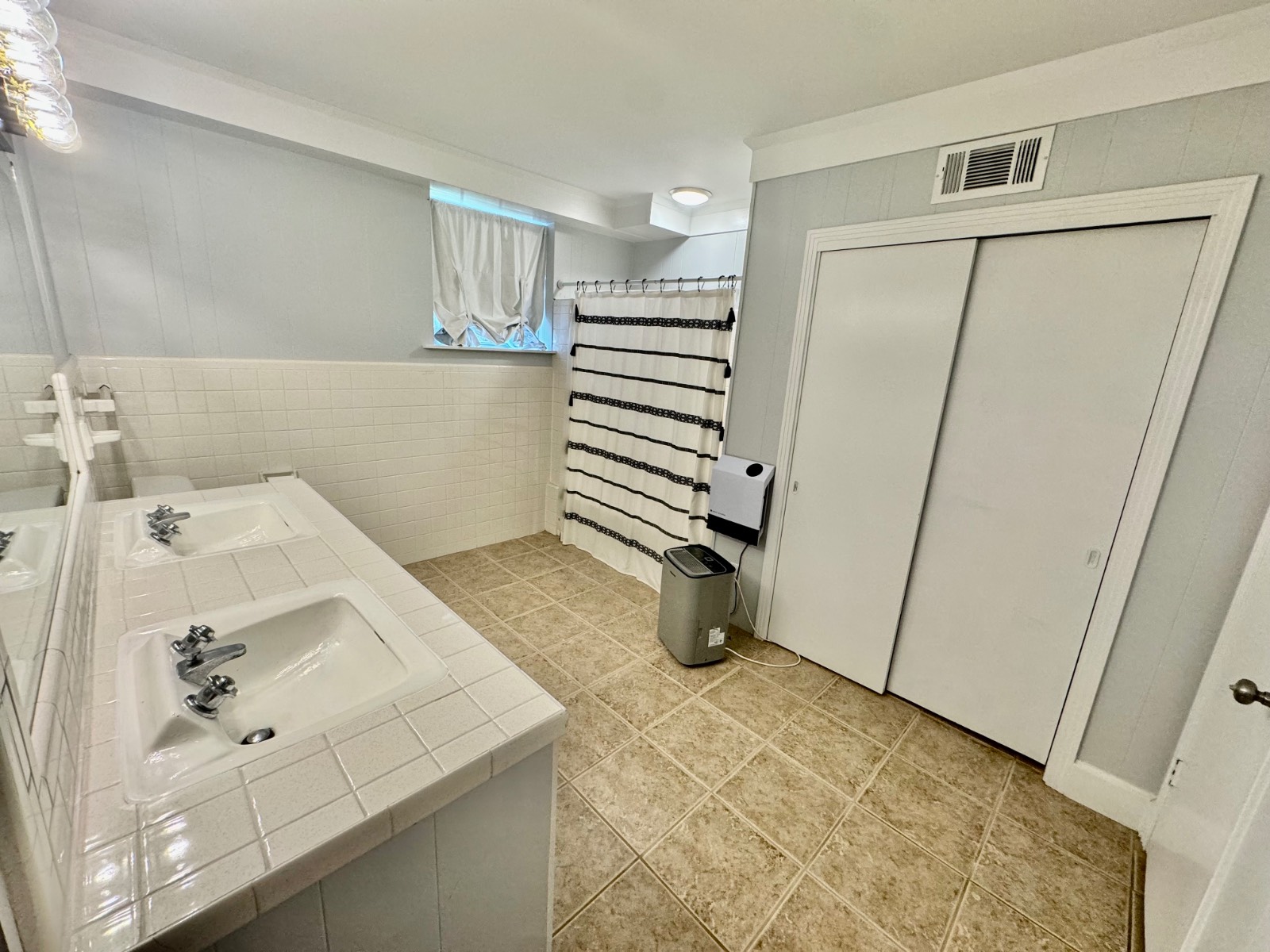 410 Edgewood Circle