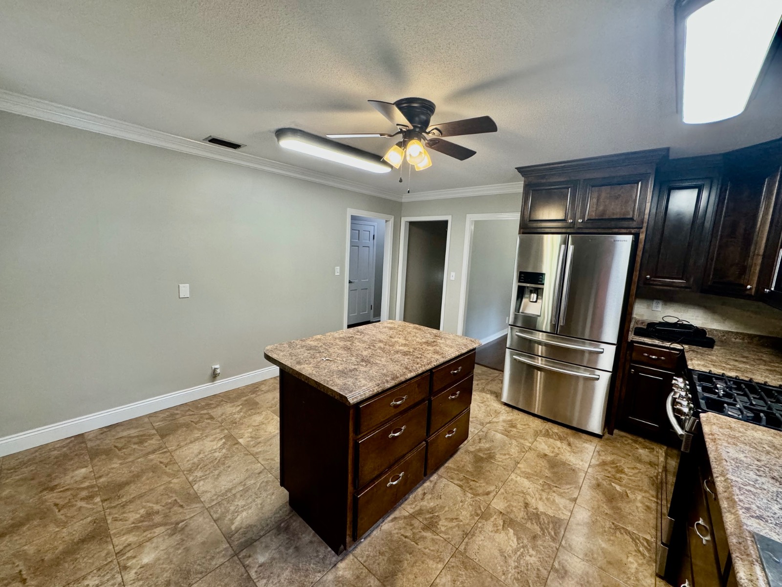 410 Edgewood Circle