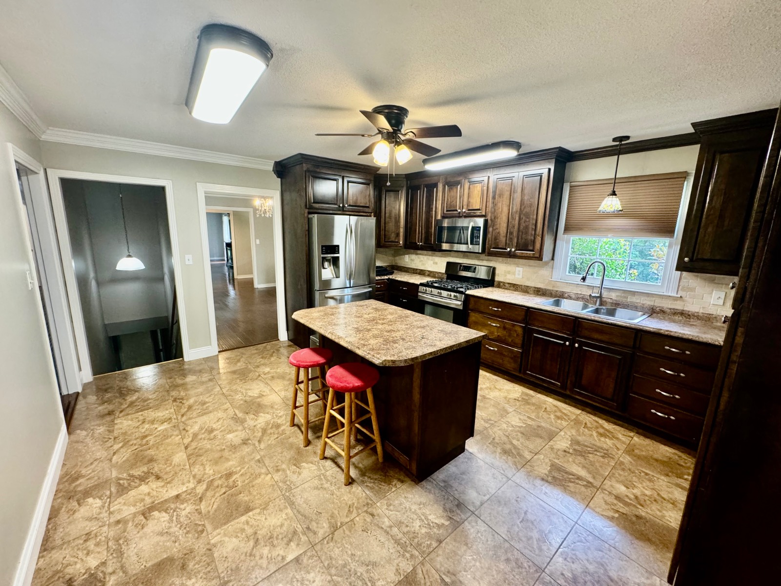 410 Edgewood Circle