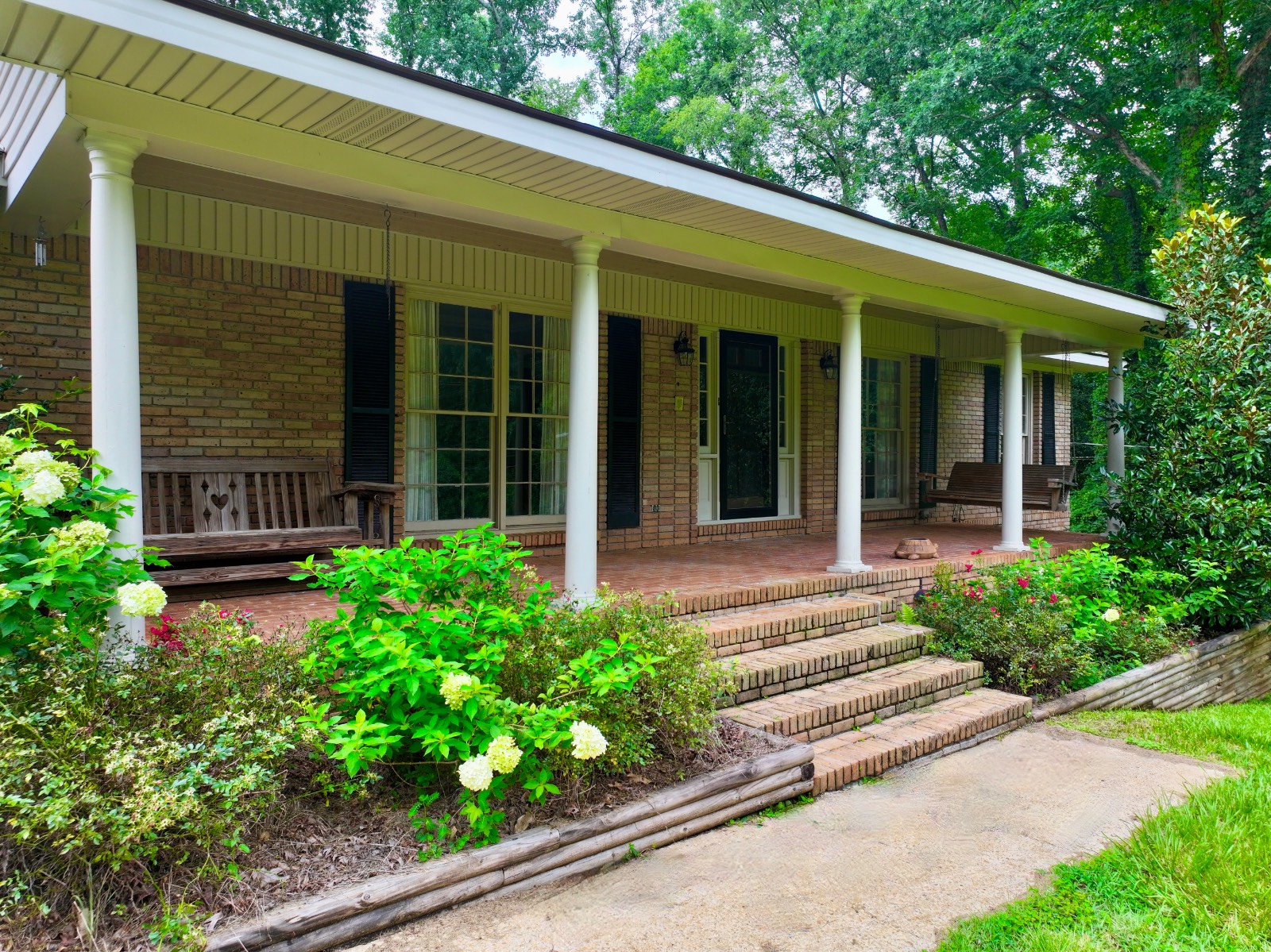 410 Edgewood Circle