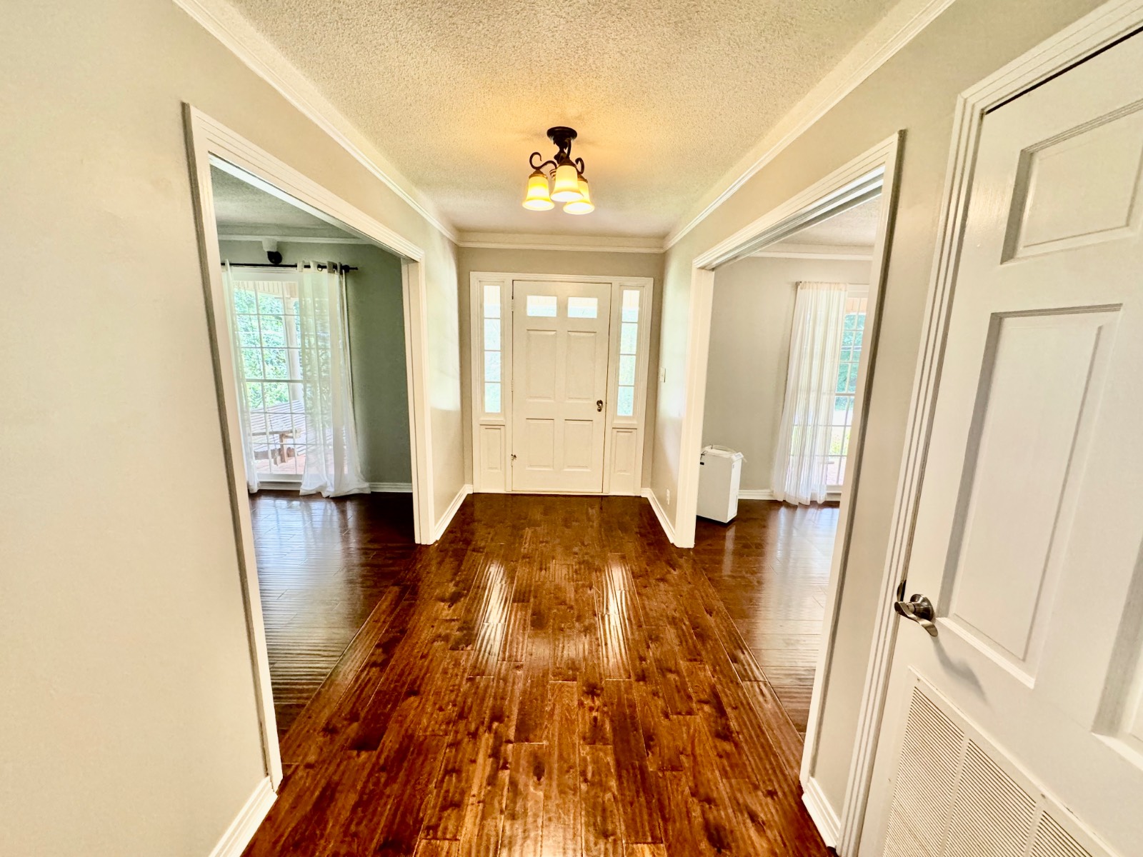 410 Edgewood Circle
