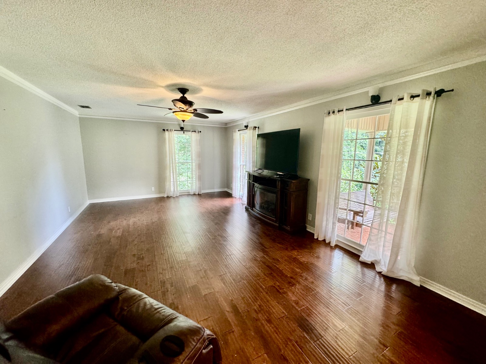 410 Edgewood Circle