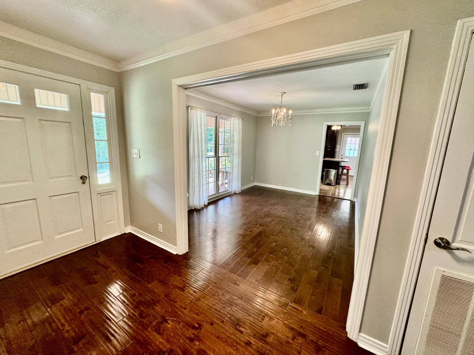 410 Edgewood Circle