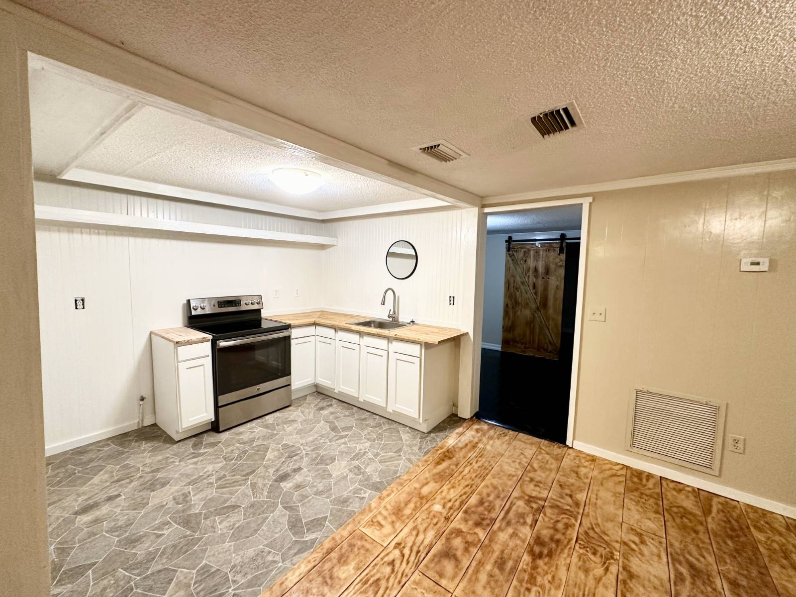 2626 Sandflat Road