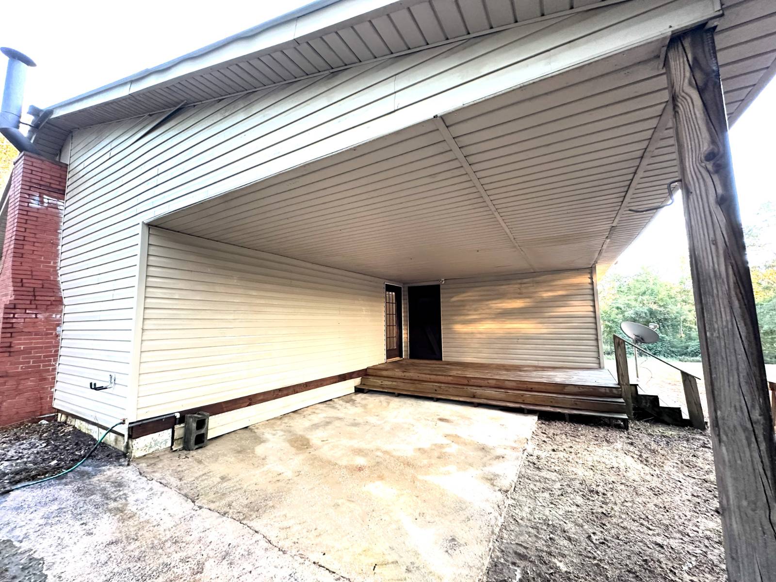 2626 Sandflat Road
