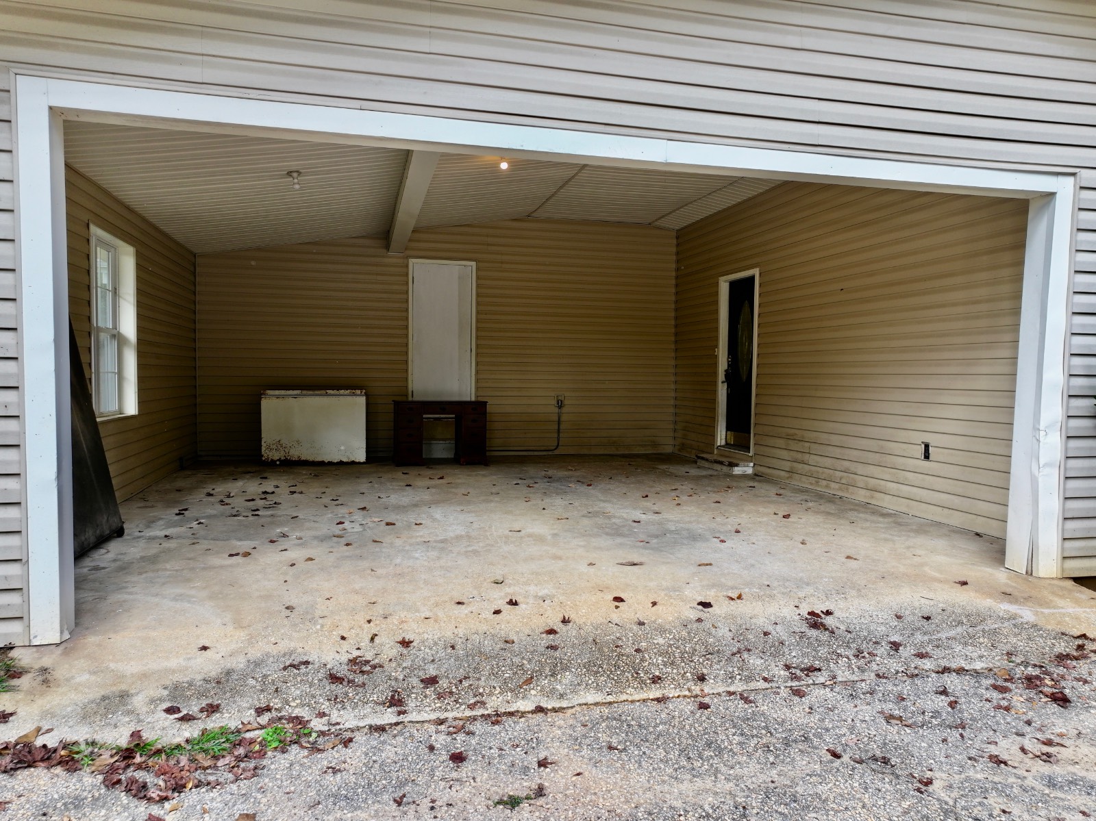 102 Shelton Ave