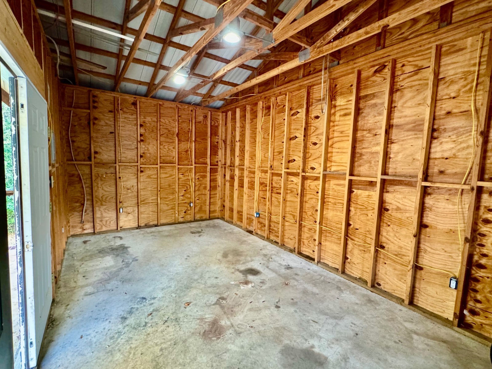 102 Shelton Ave