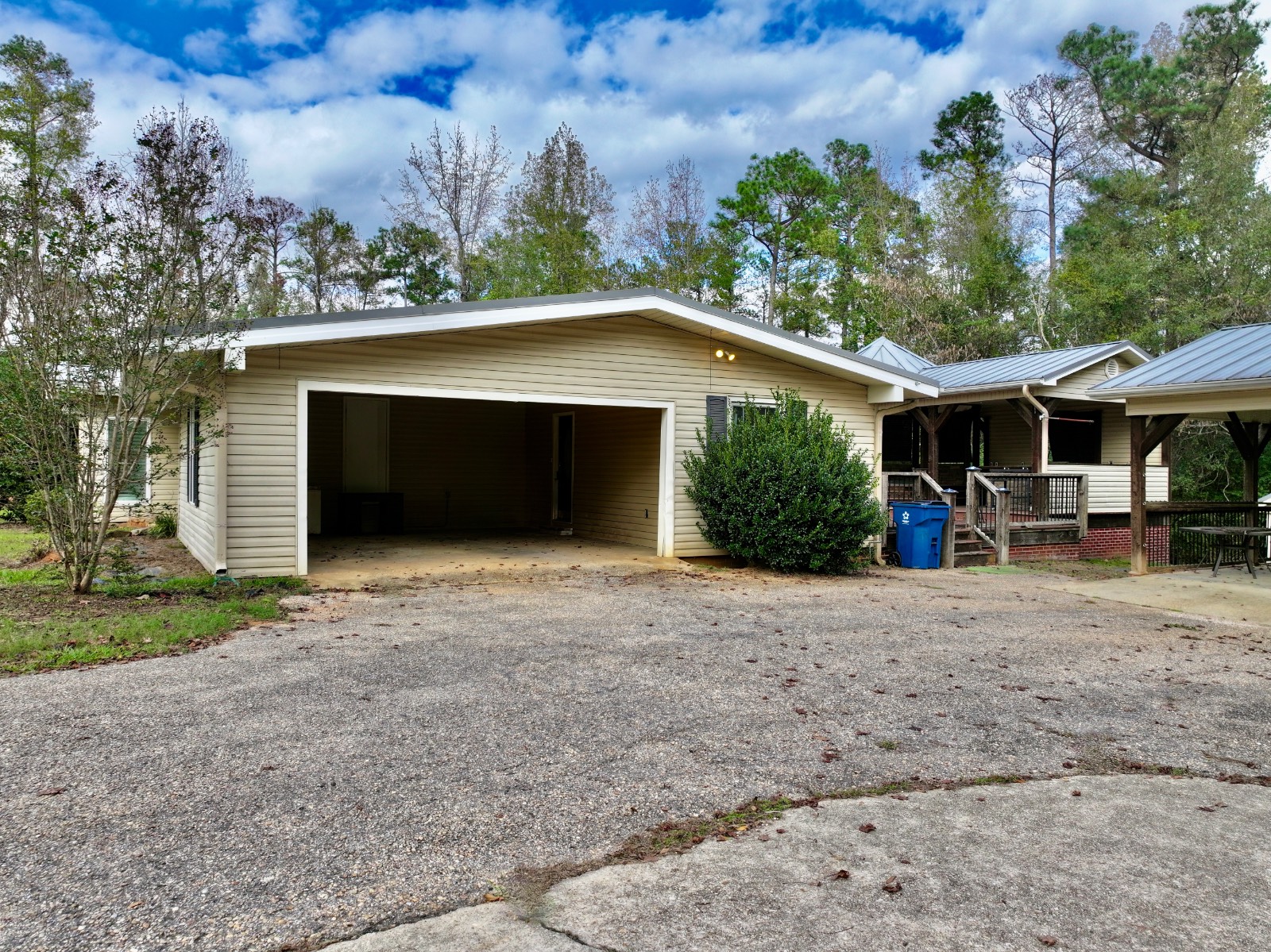 102 Shelton Ave
