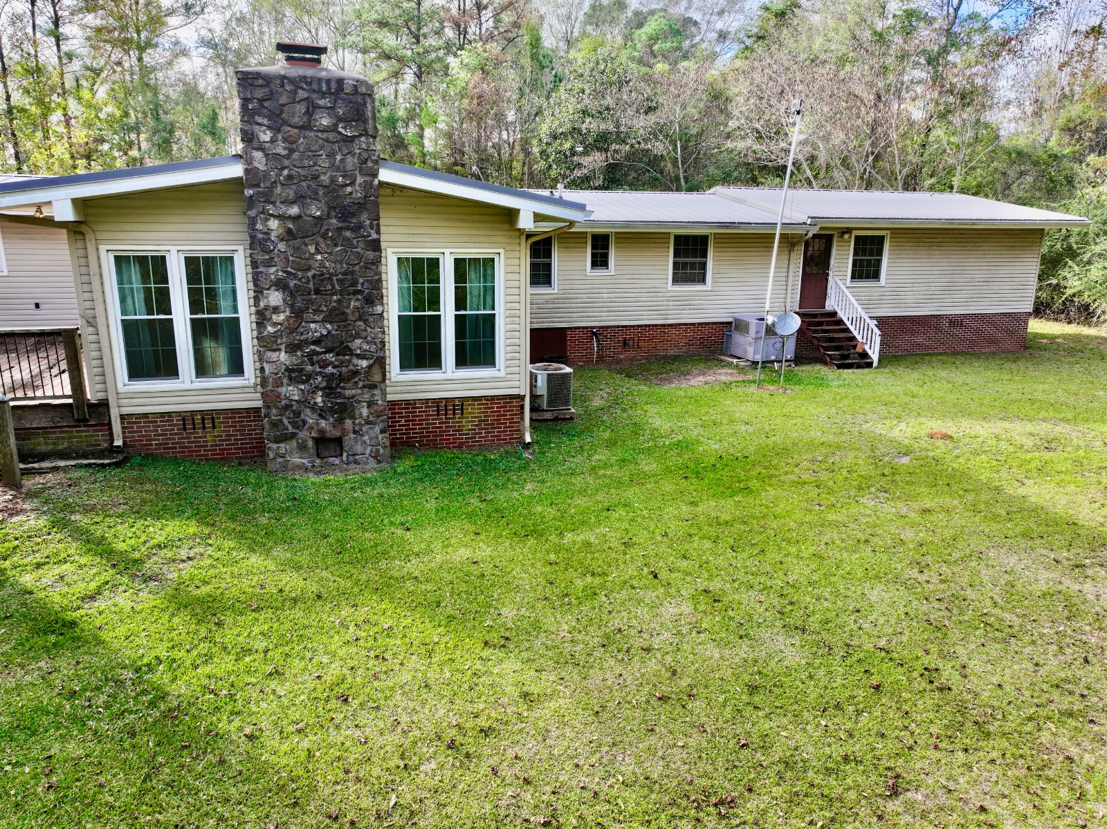 102 Shelton Ave