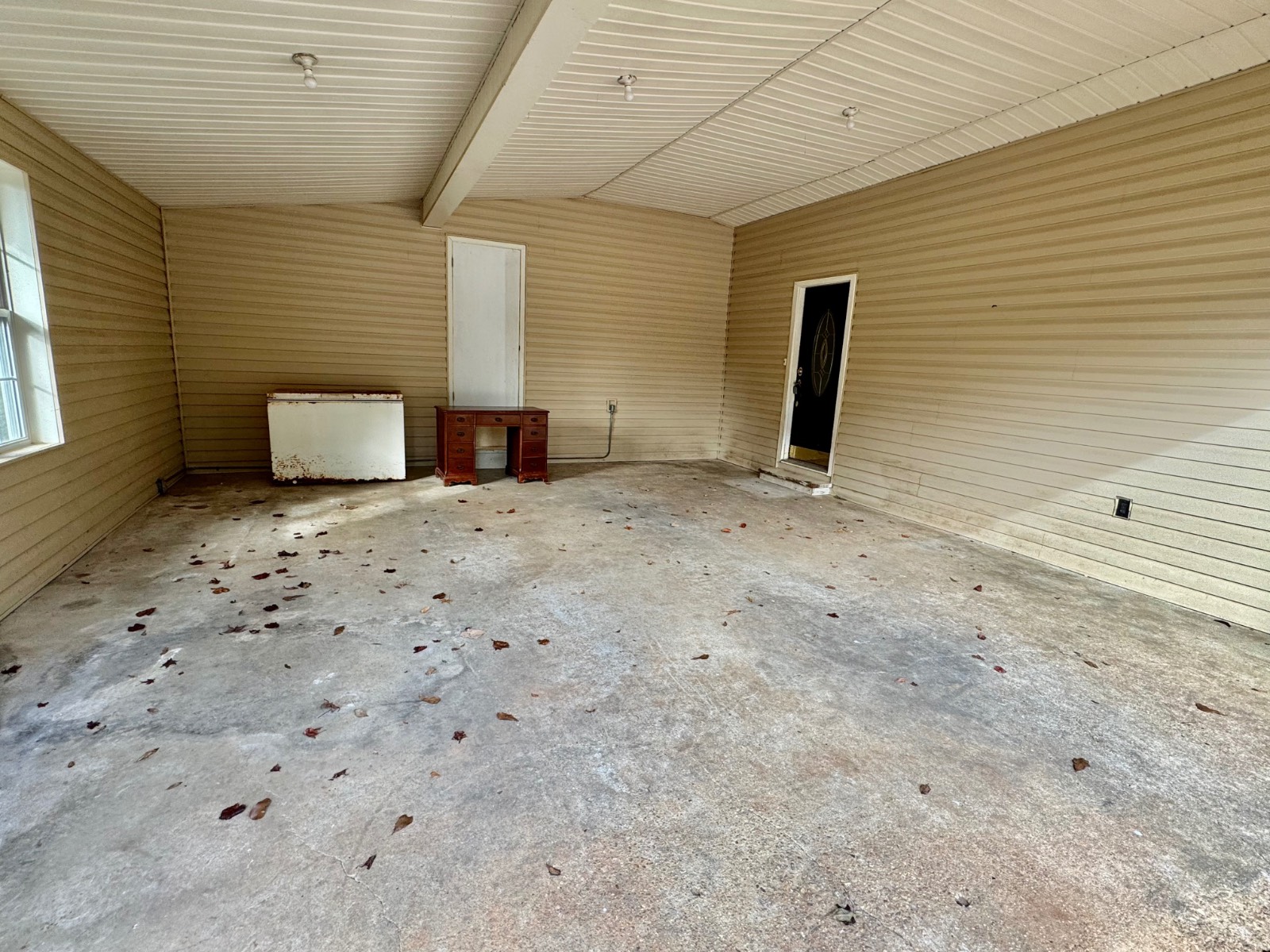 102 Shelton Ave
