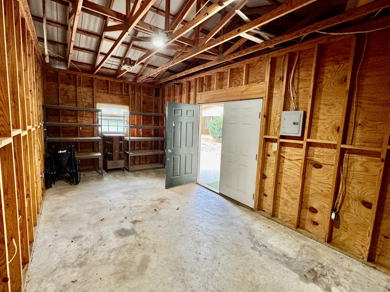 102 Shelton Ave