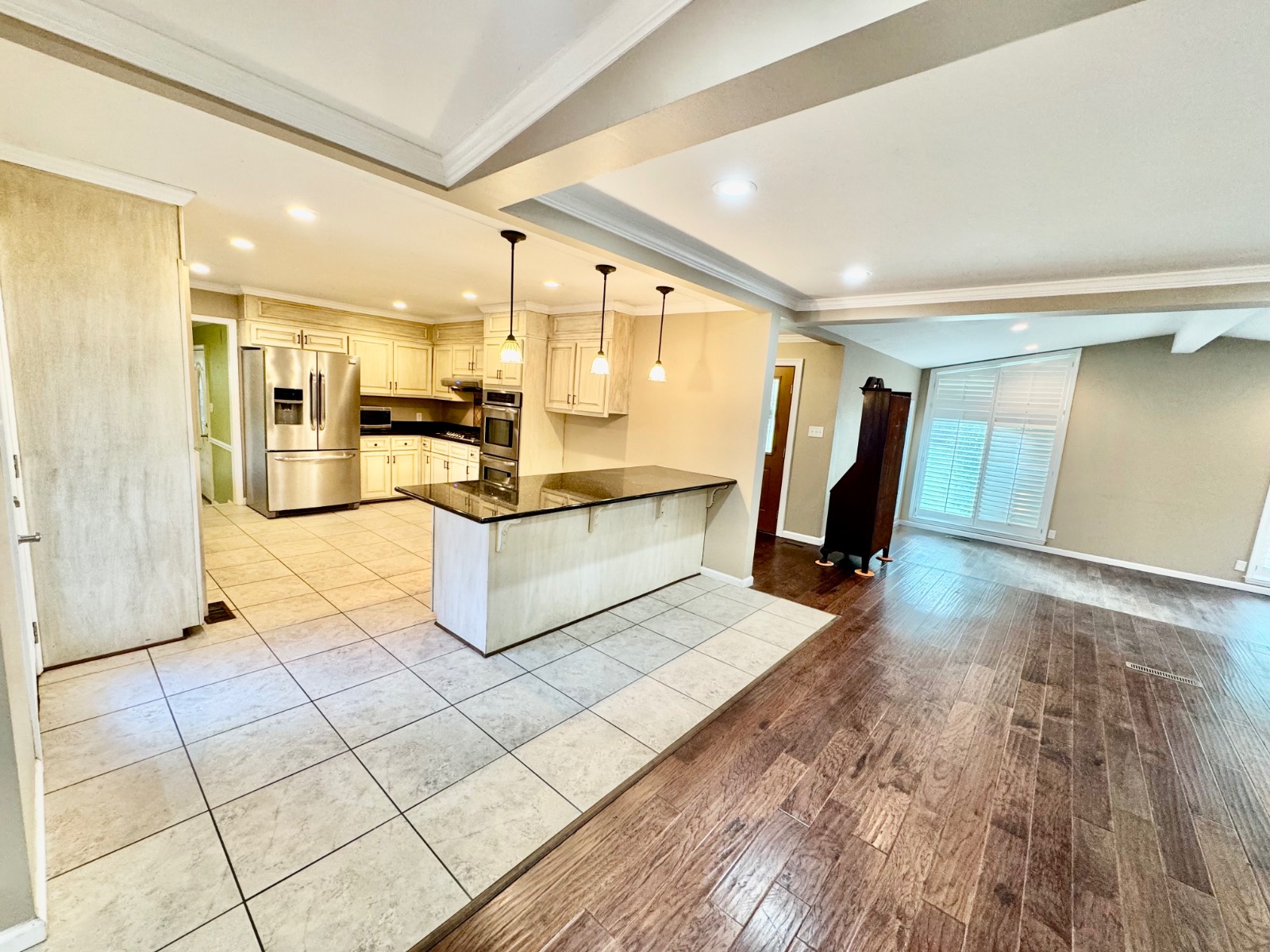 102 Shelton Ave