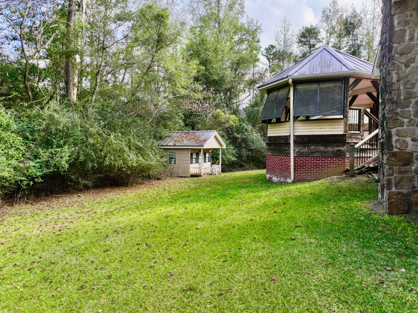 102 Shelton Ave