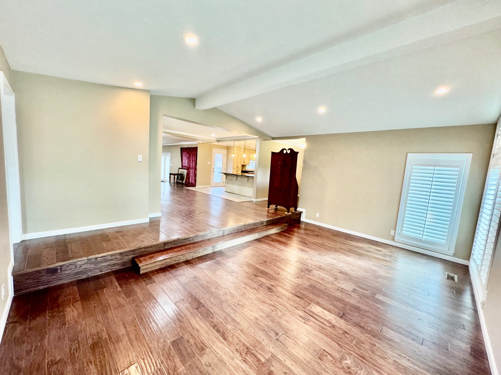 102 Shelton Ave