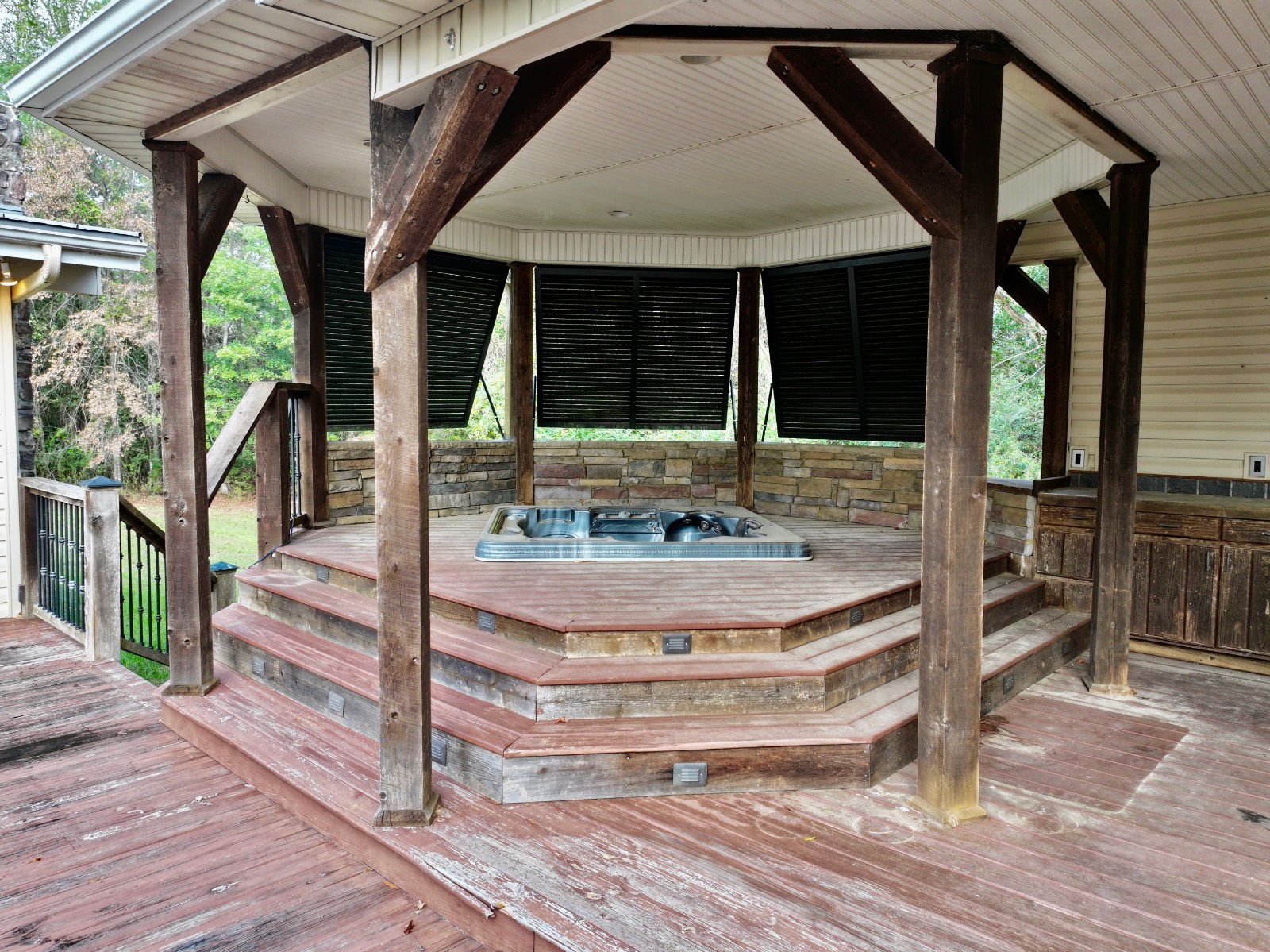 102 Shelton Ave