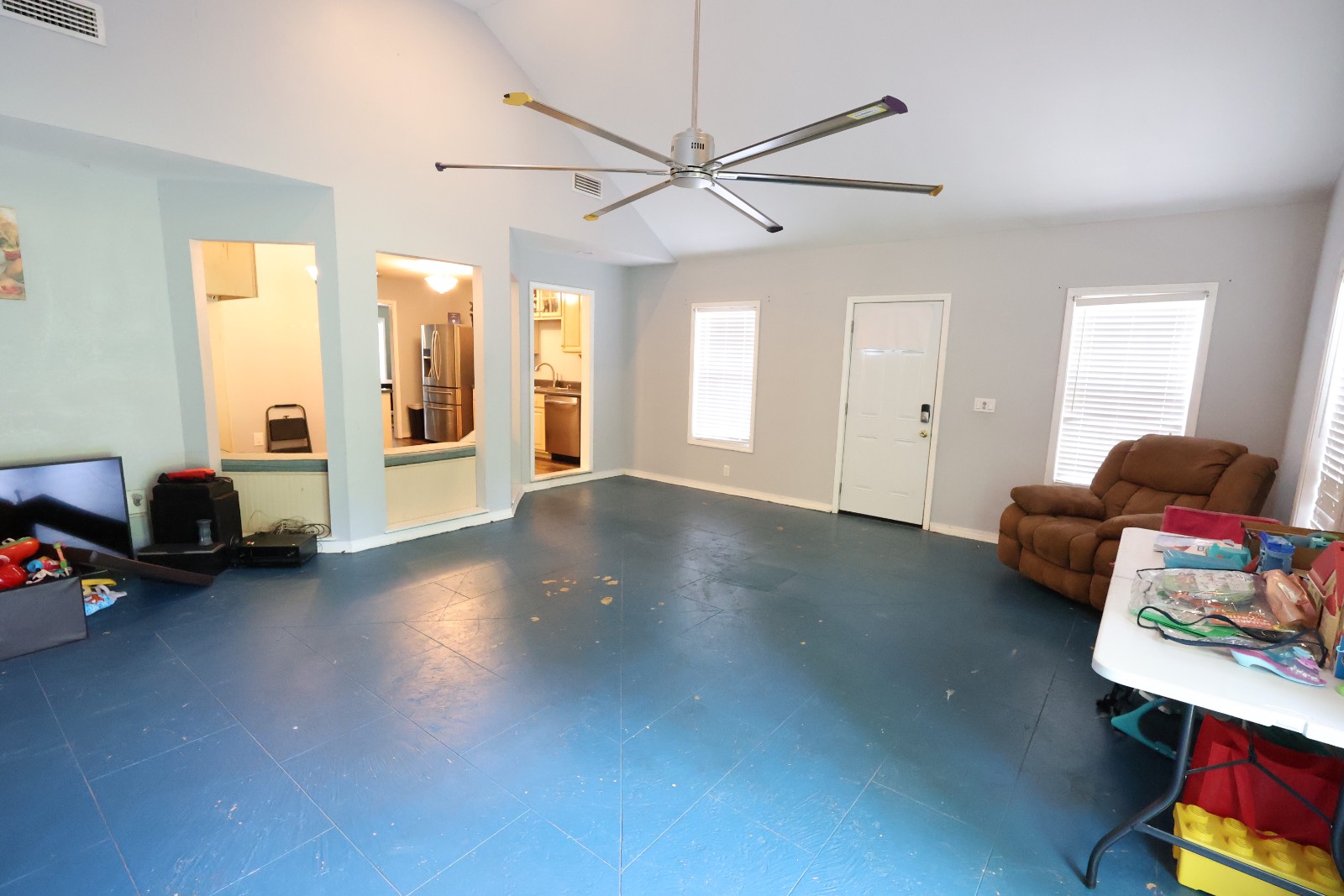 350 Cherry Ave