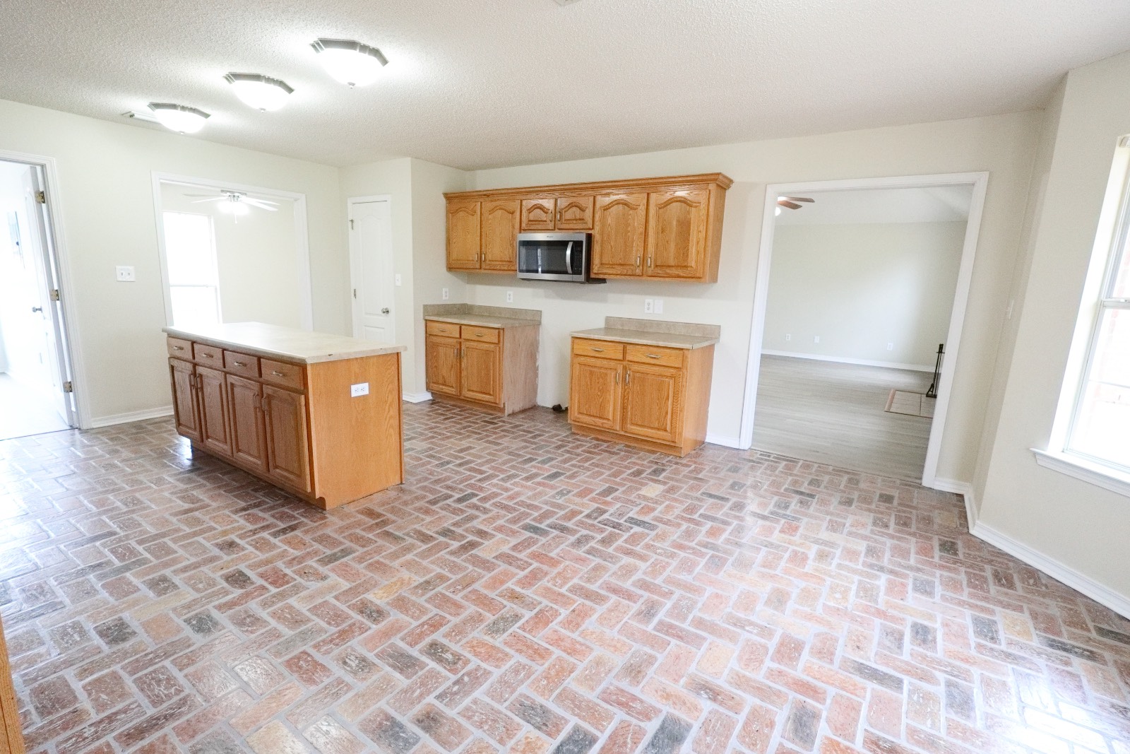 7810 Highway 154