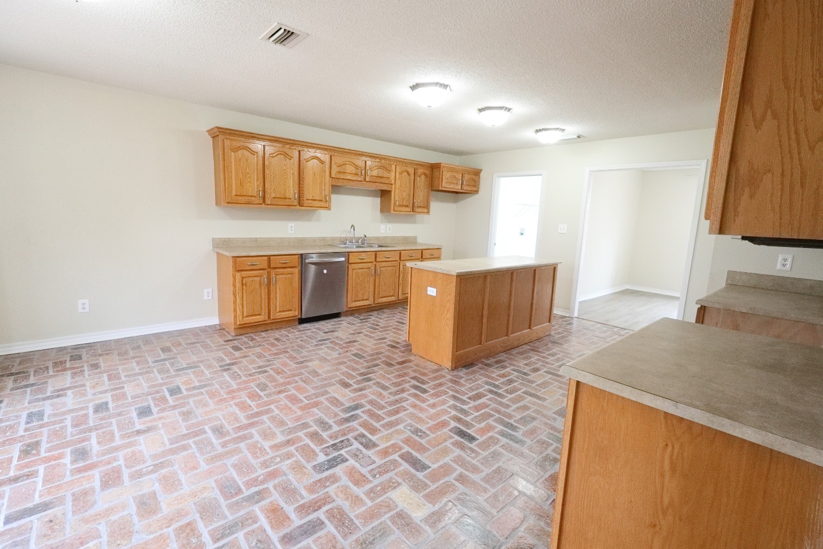 7810 Highway 154