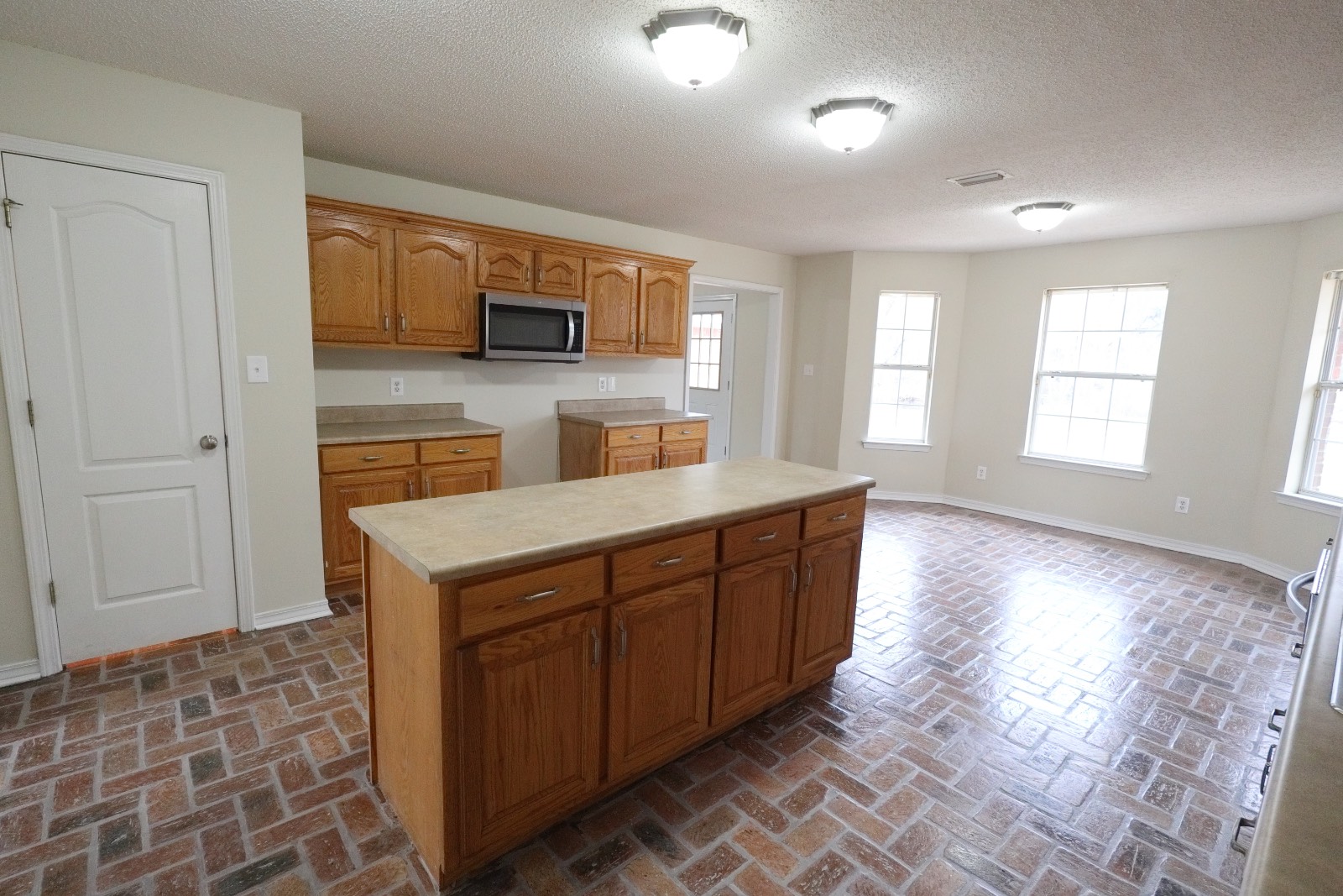 7810 Highway 154