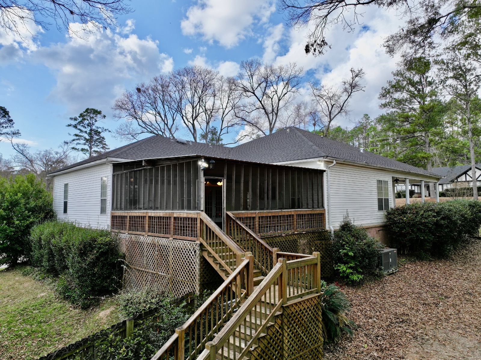 400 Golfview Drive