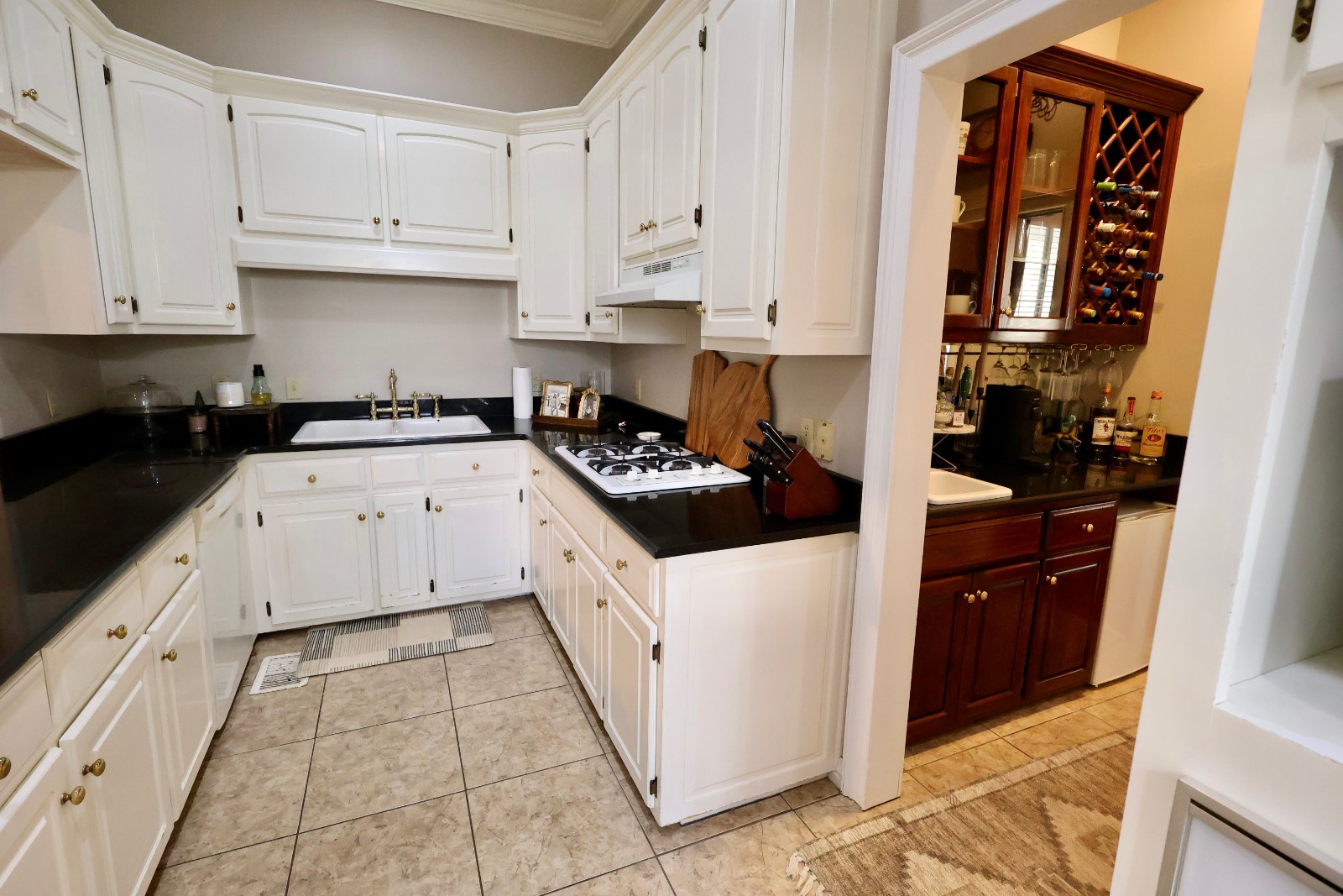 400 Golfview Drive