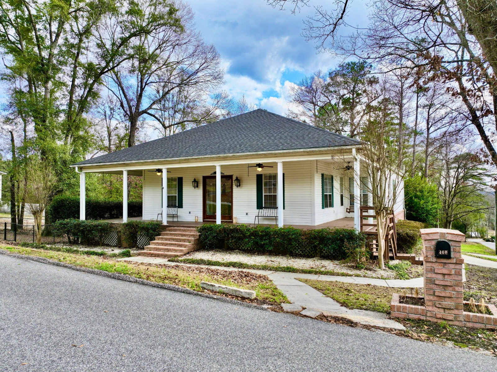 400 Golfview Drive