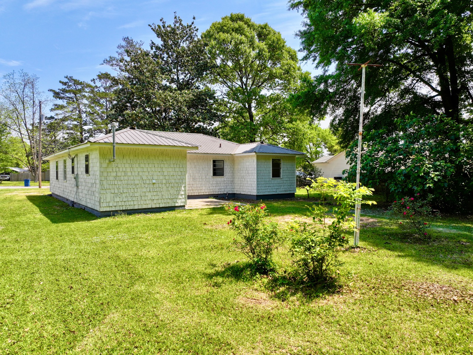1301 Meadowbrook Lane