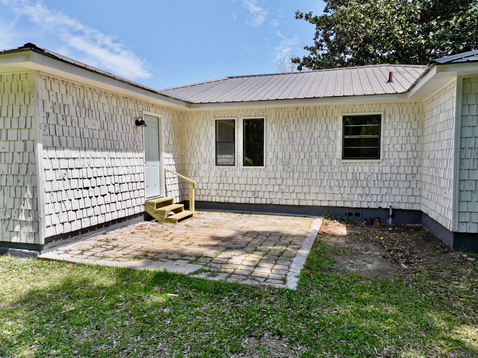 1301 Meadowbrook Lane