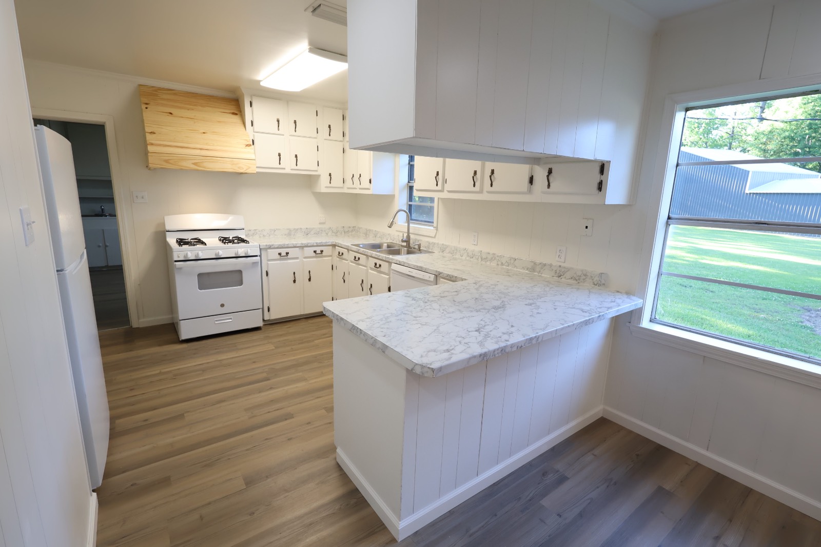 1301 Meadowbrook Lane