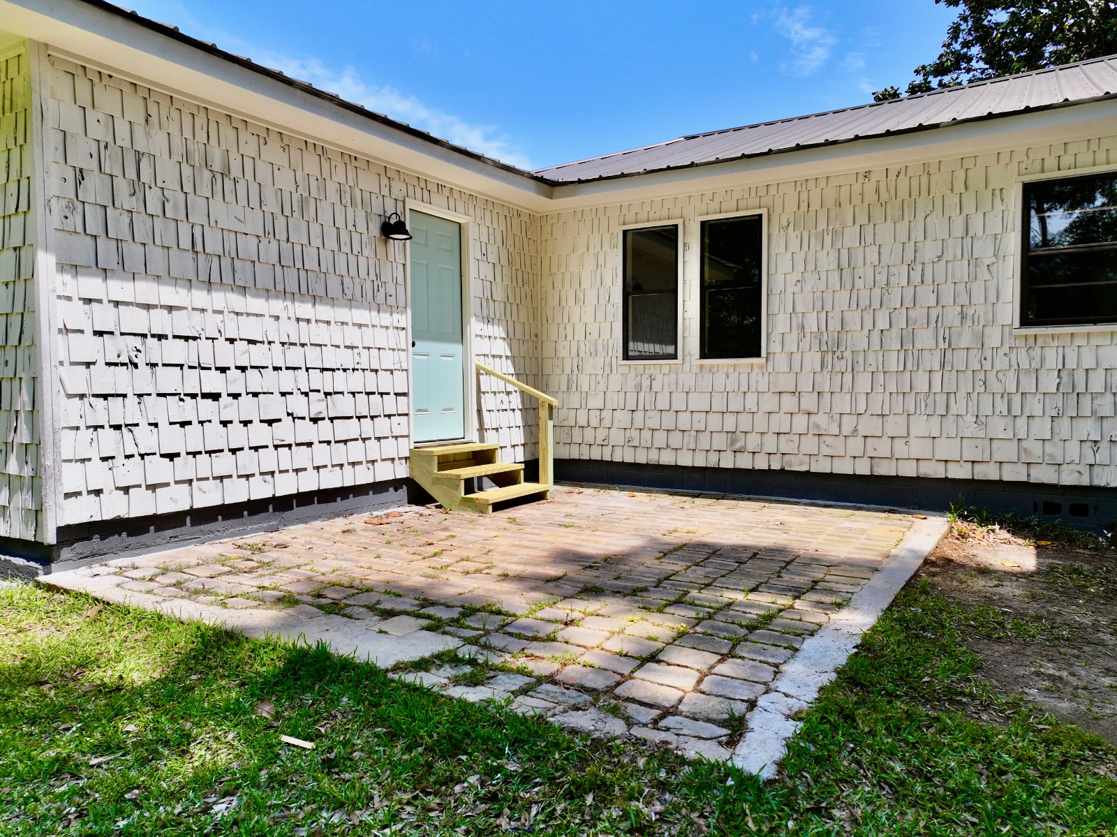 1301 Meadowbrook Lane