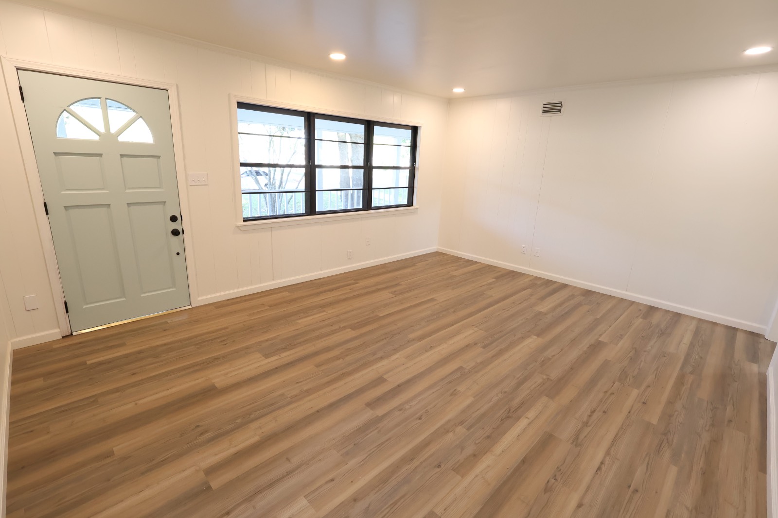 1301 Meadowbrook Lane