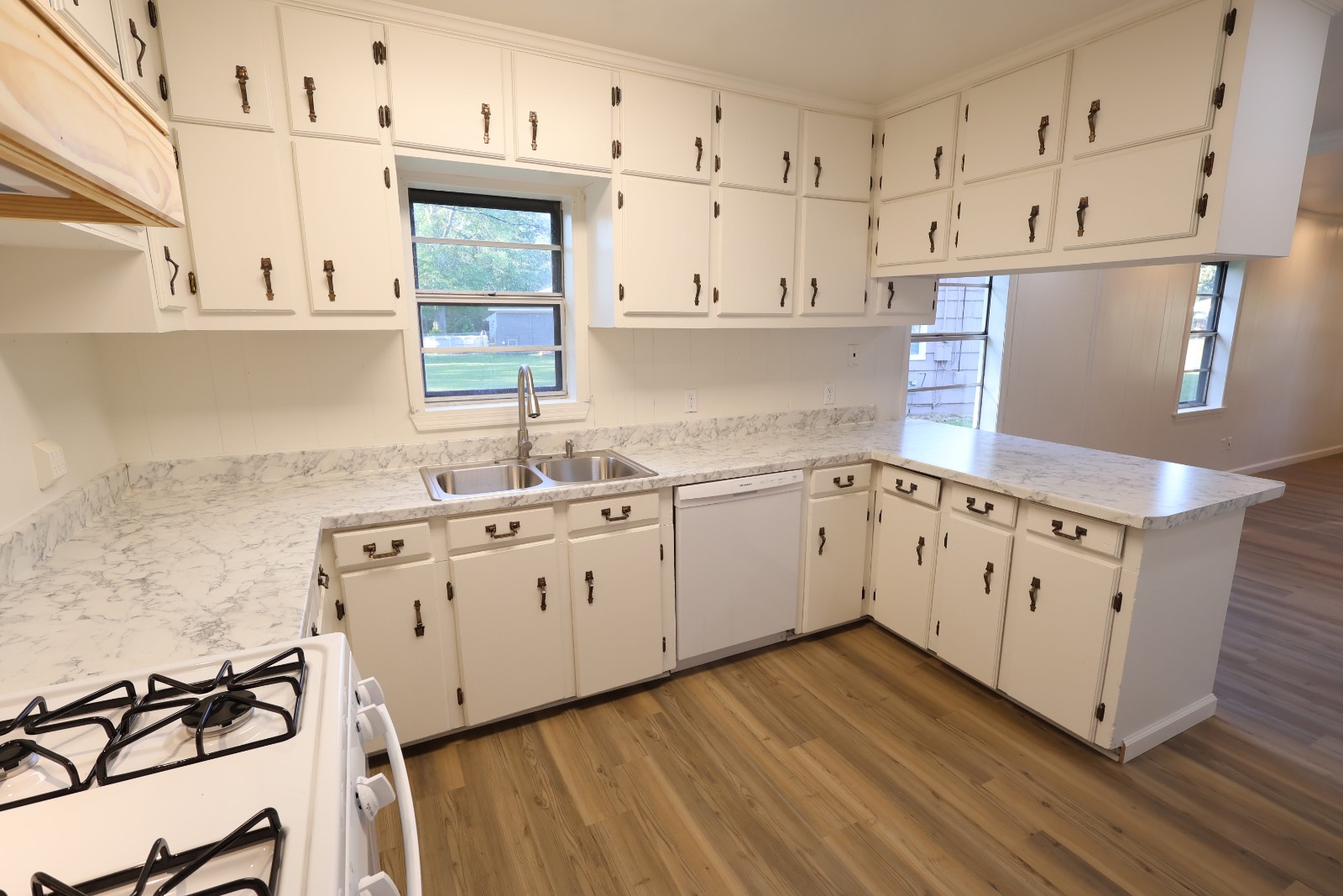 1301 Meadowbrook Lane