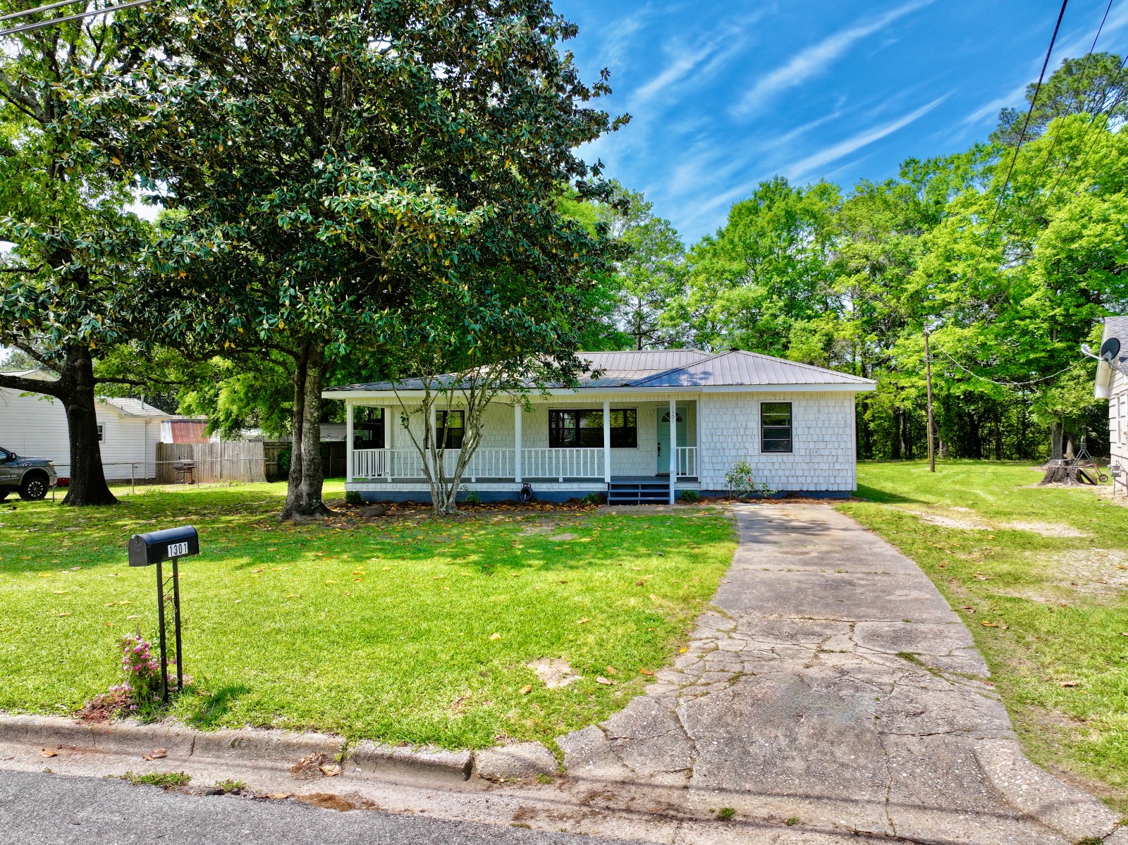 1301 Meadowbrook Lane