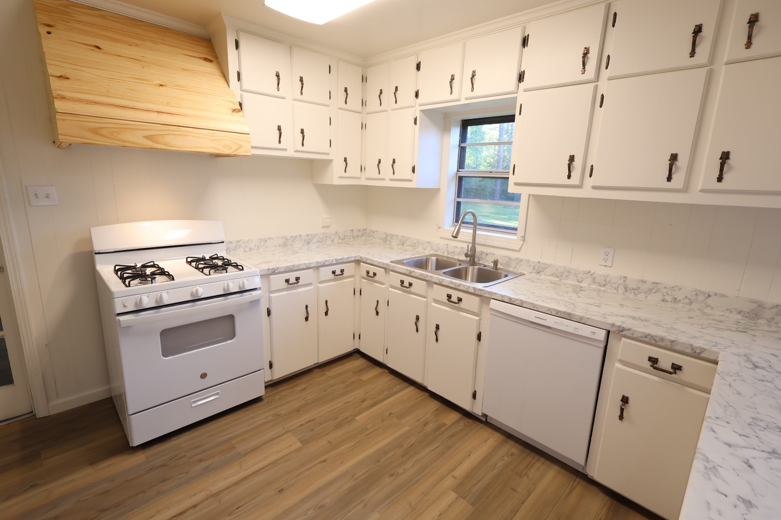 1301 Meadowbrook Lane
