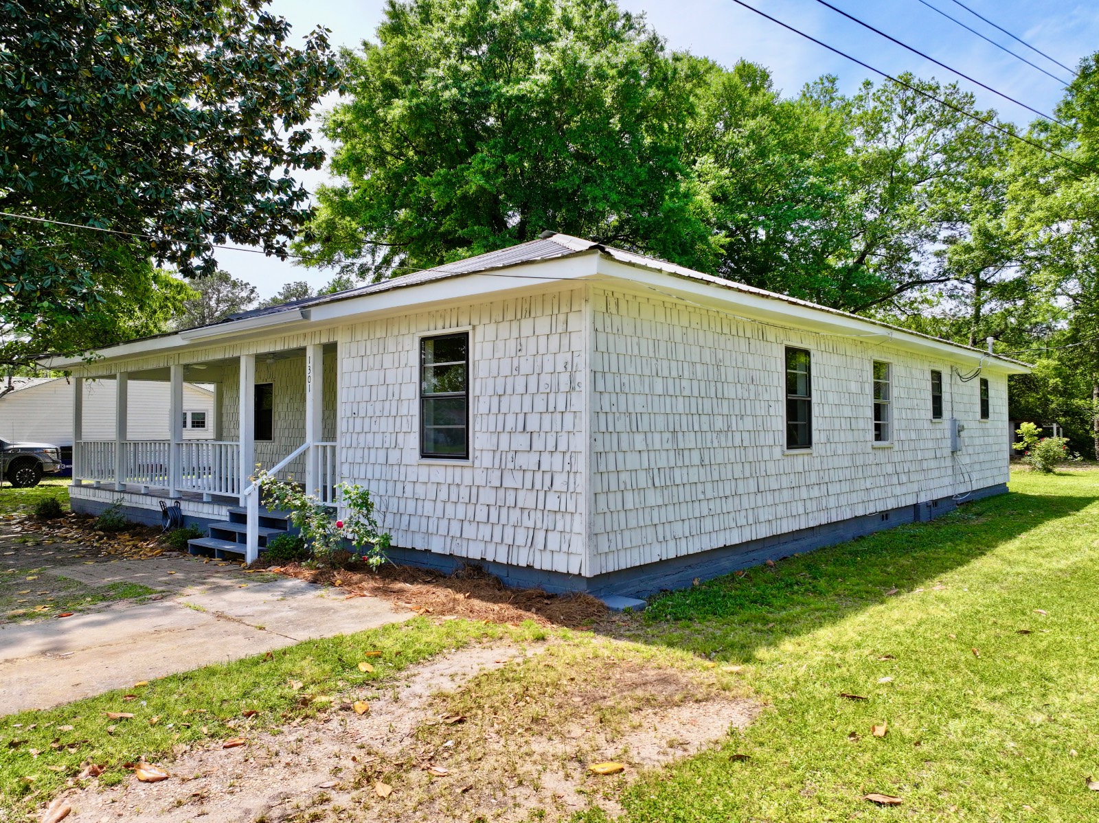 1301 Meadowbrook Lane