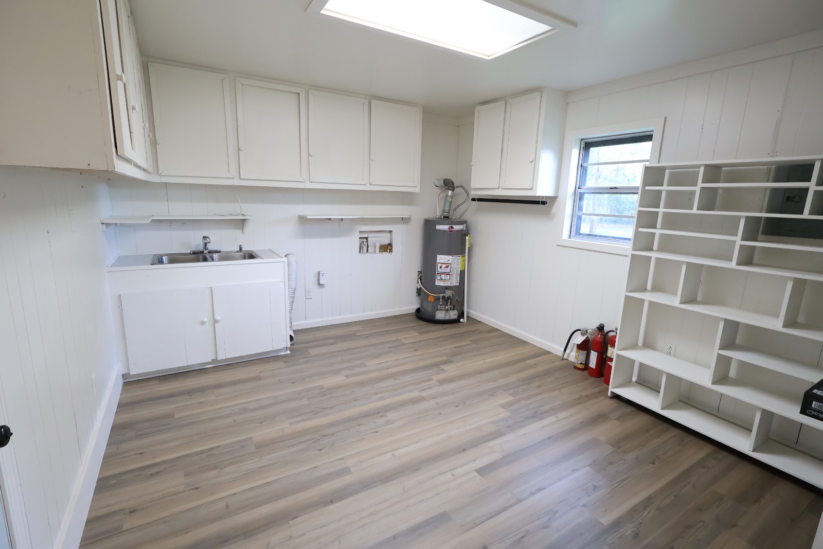 1301 Meadowbrook Lane