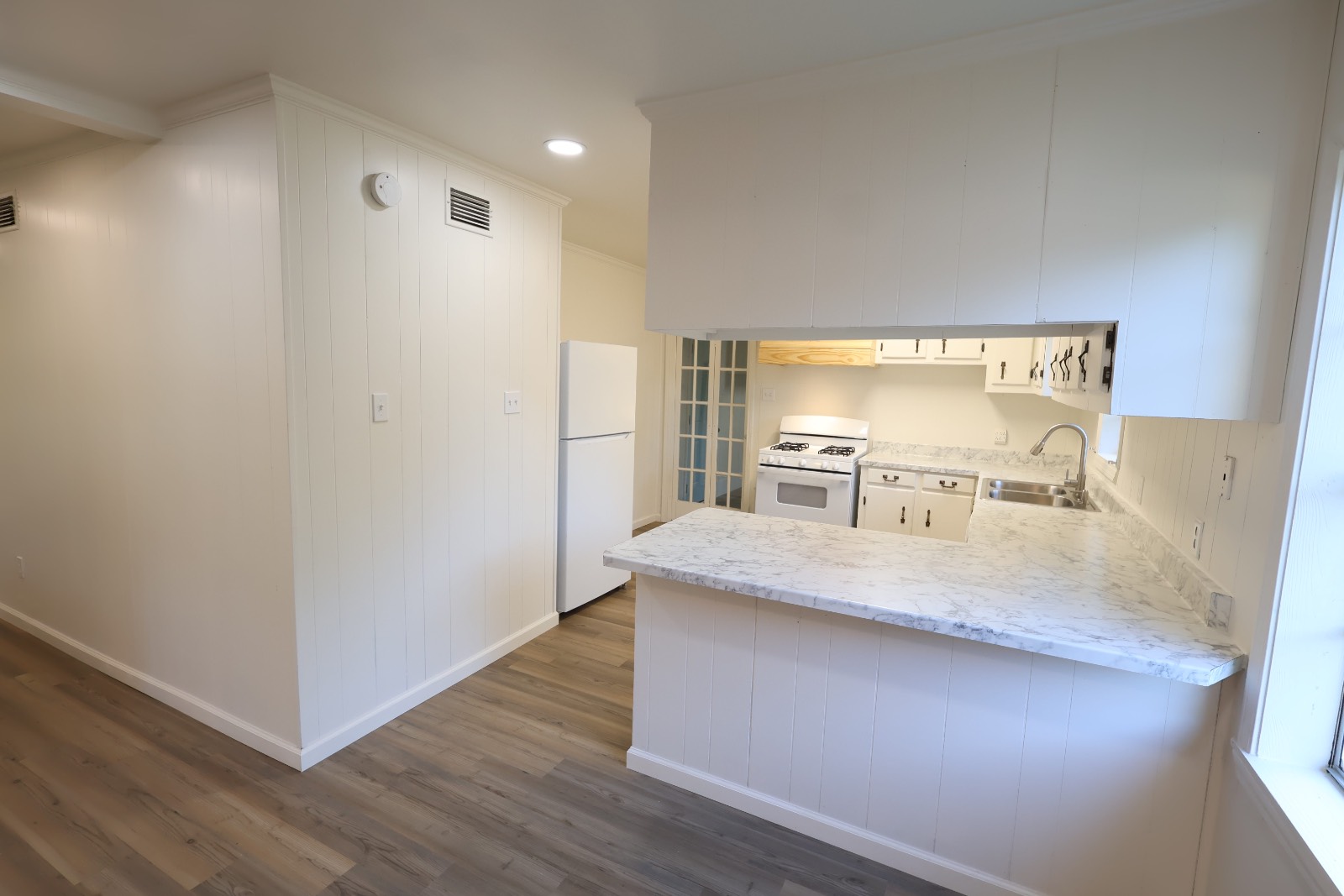 1301 Meadowbrook Lane