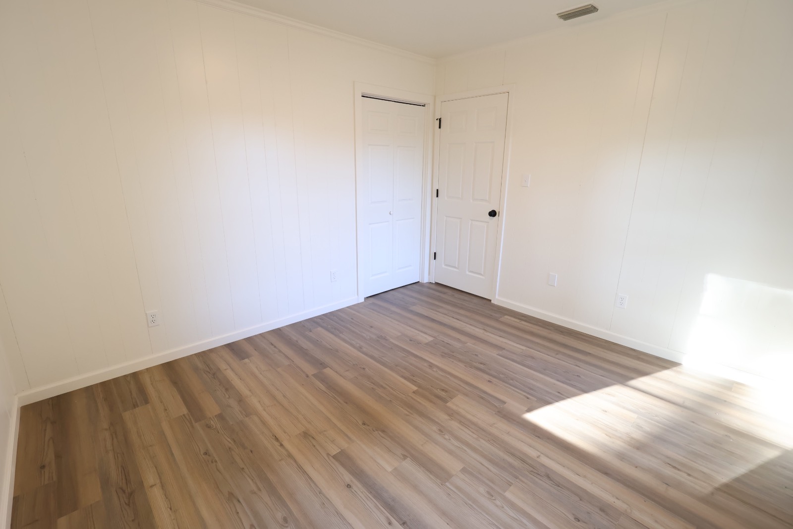 1301 Meadowbrook Lane
